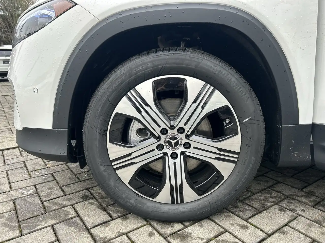 Mercedes-Benz EQB снимка Mercedes-Benz EQB