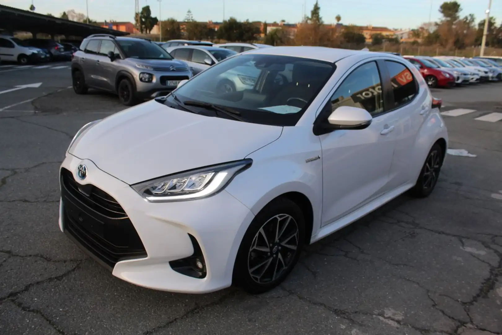 Toyota Yaris 1.5 120H Style Wit - 2