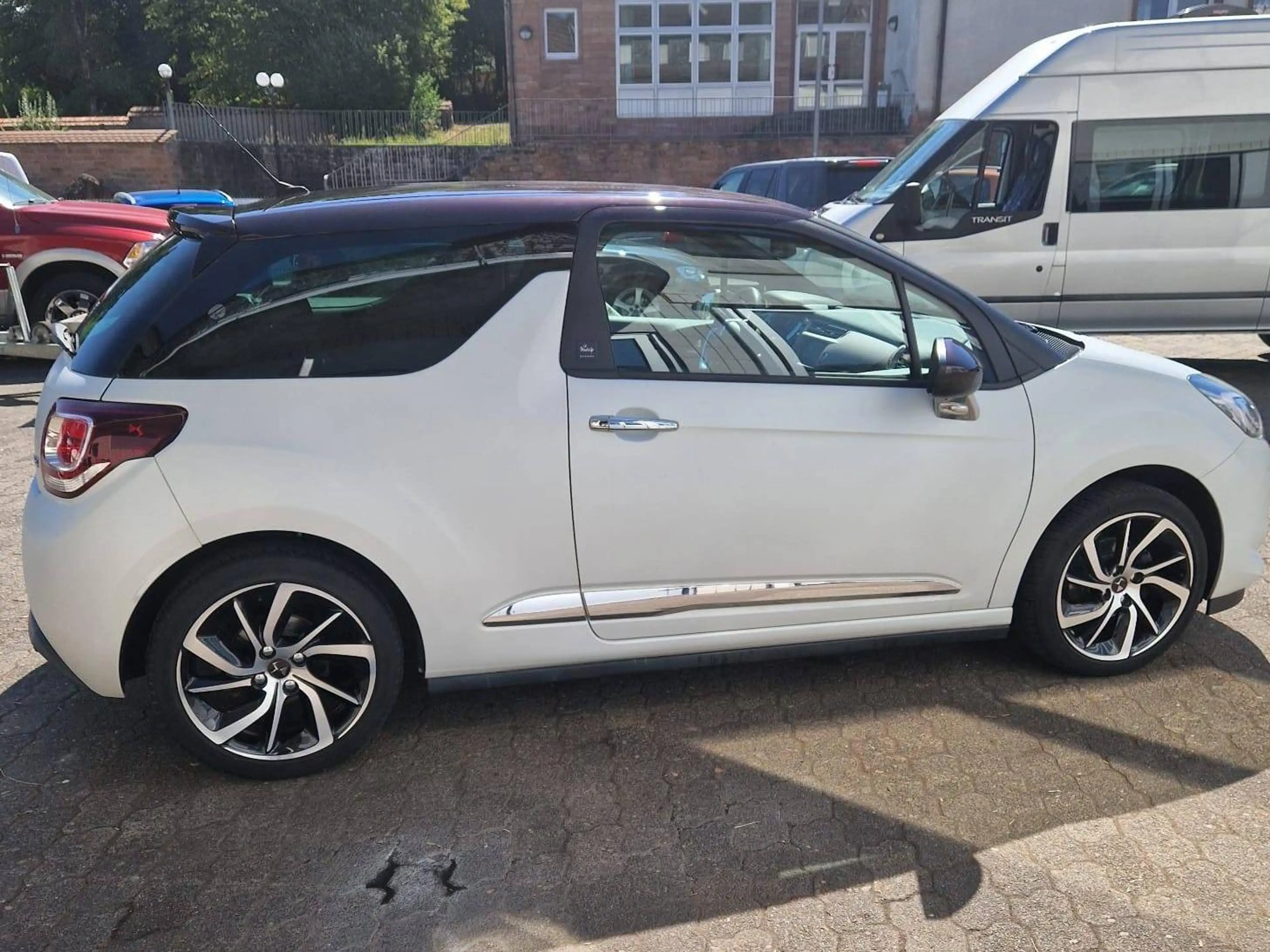 DS Automobiles DS 3 Givenchy Le MakeUp — photo 3
