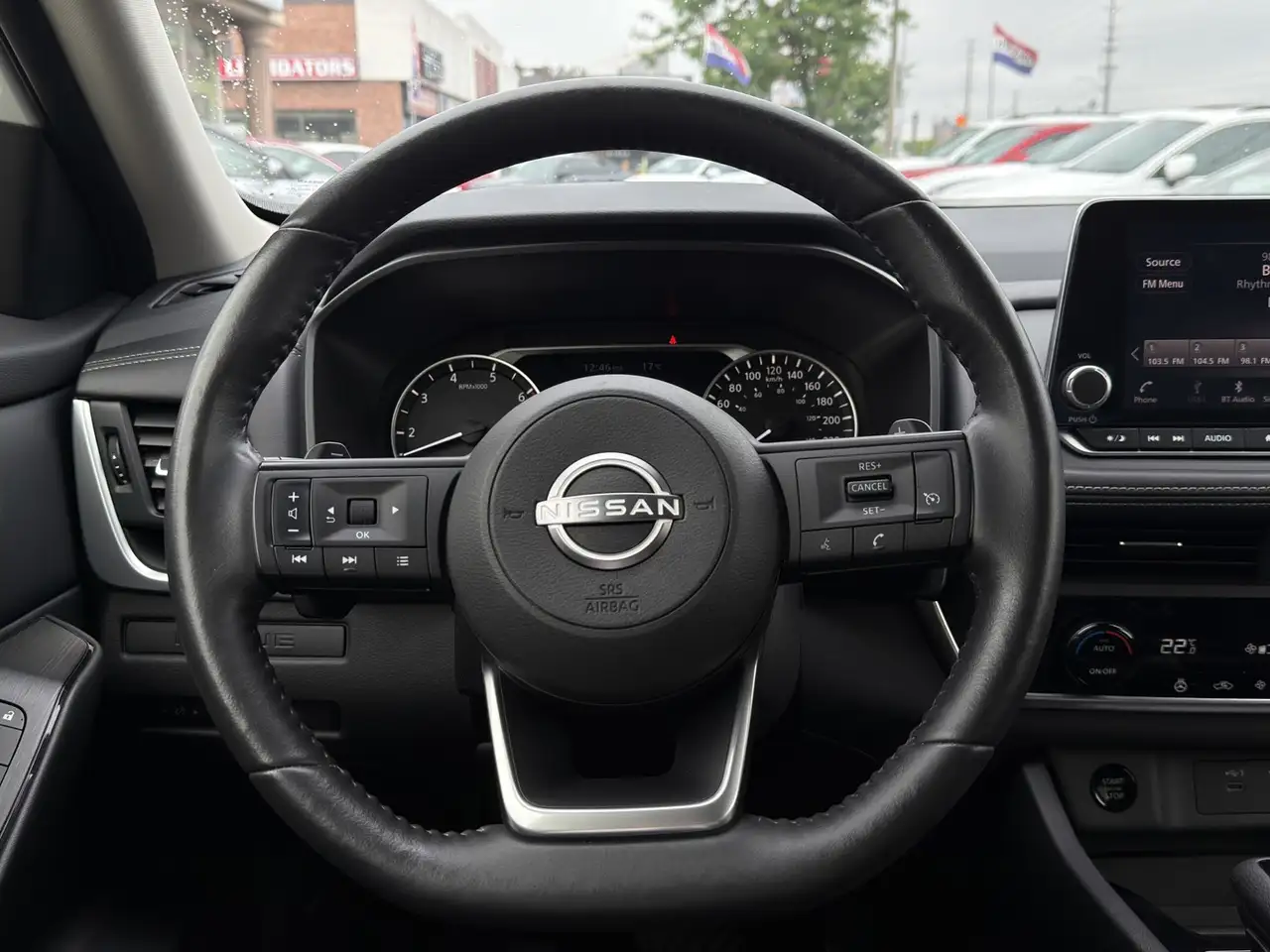 Nissan Rogue снимка Nissan Rogue