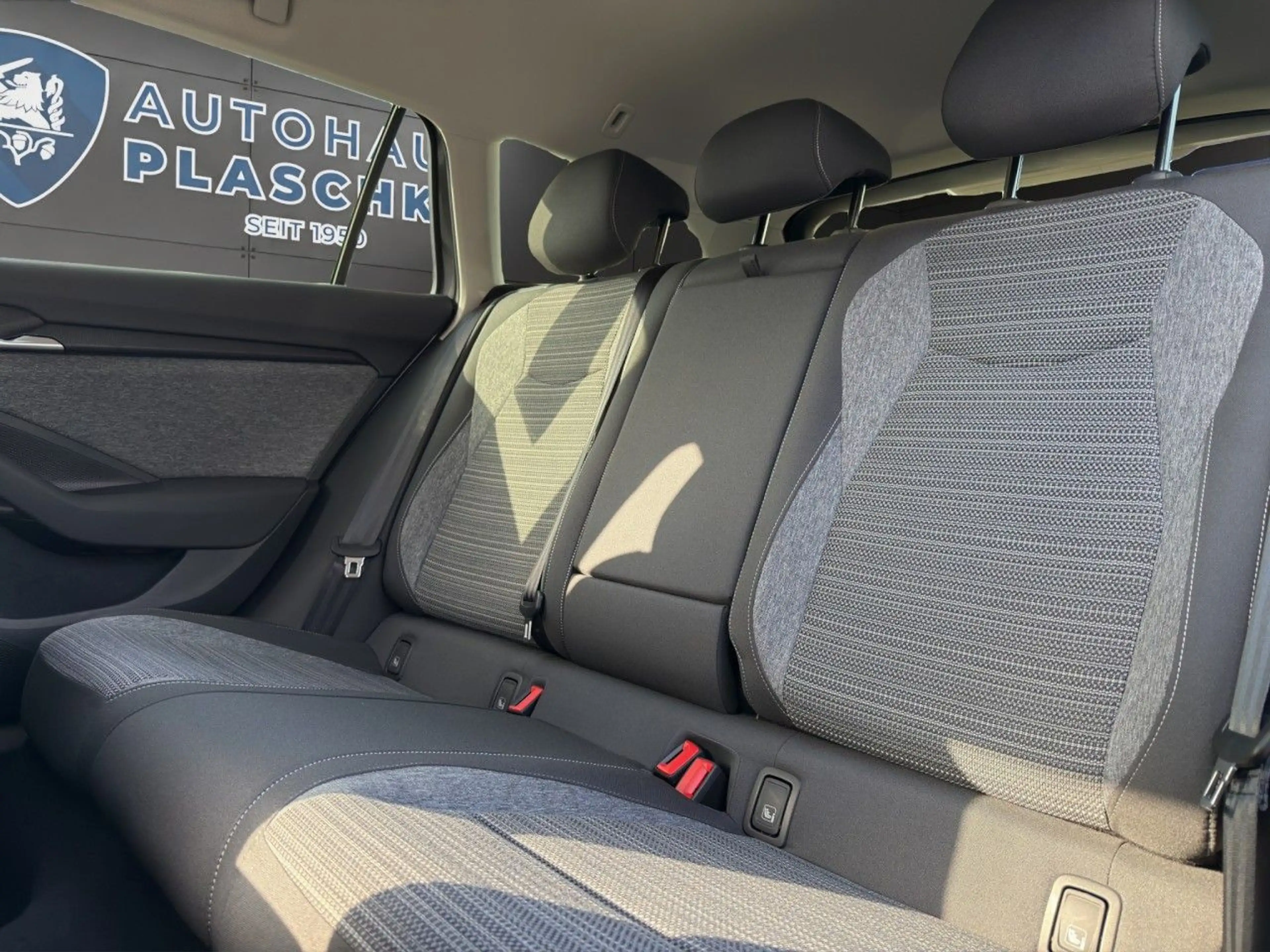 Skoda Superb Combi Selection 2,0 TDI 110 kW 7-Gang-DSG — photo 13