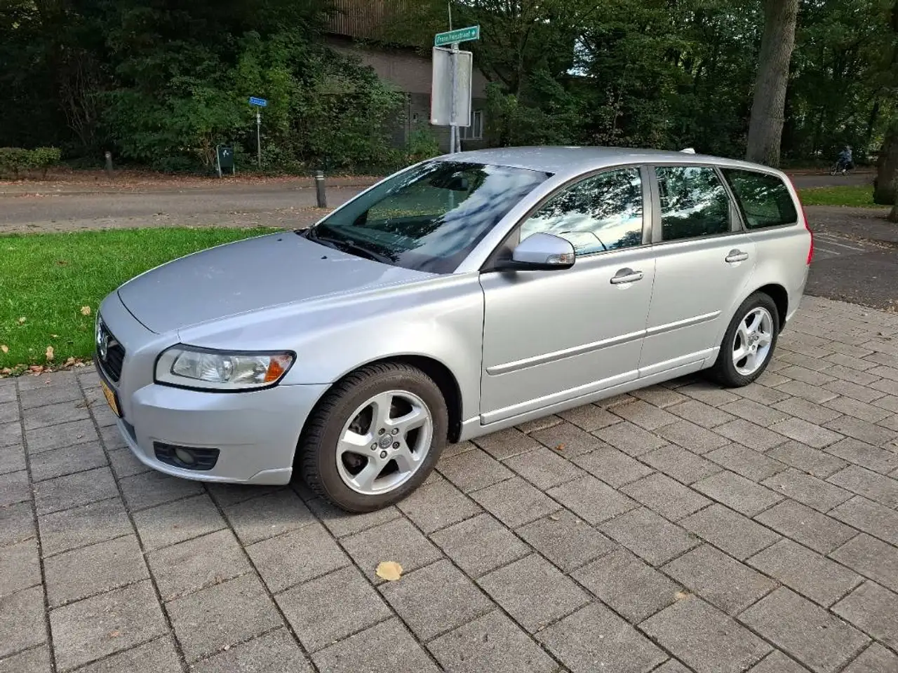 Volvo V50