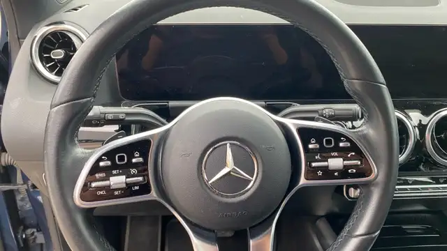Mercedes-Benz Gla view 9