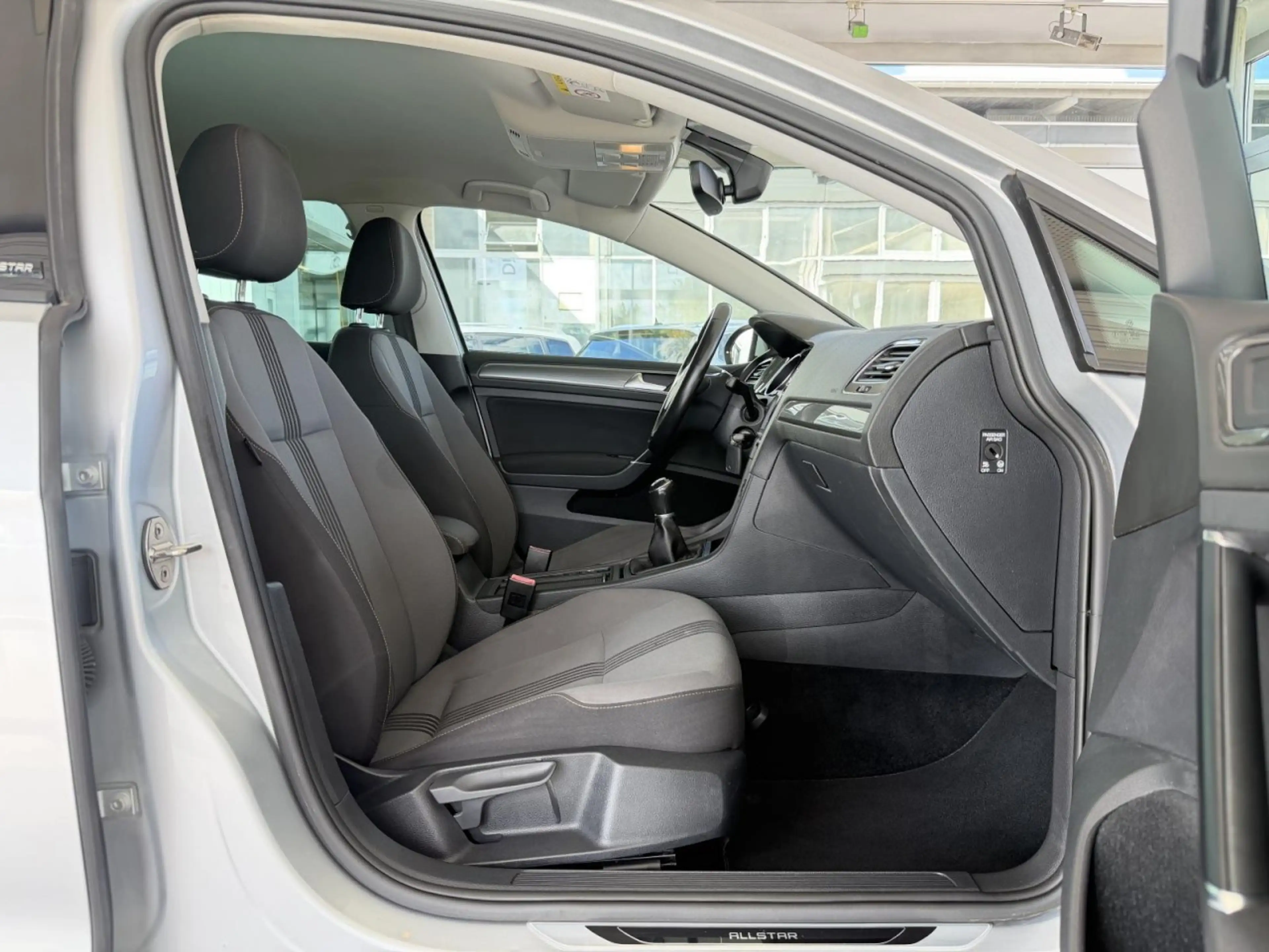 Volkswagen Golf VII Lim. Allstar 2.0 TDI NAVI SHZG PDC KLIMA — photo 10