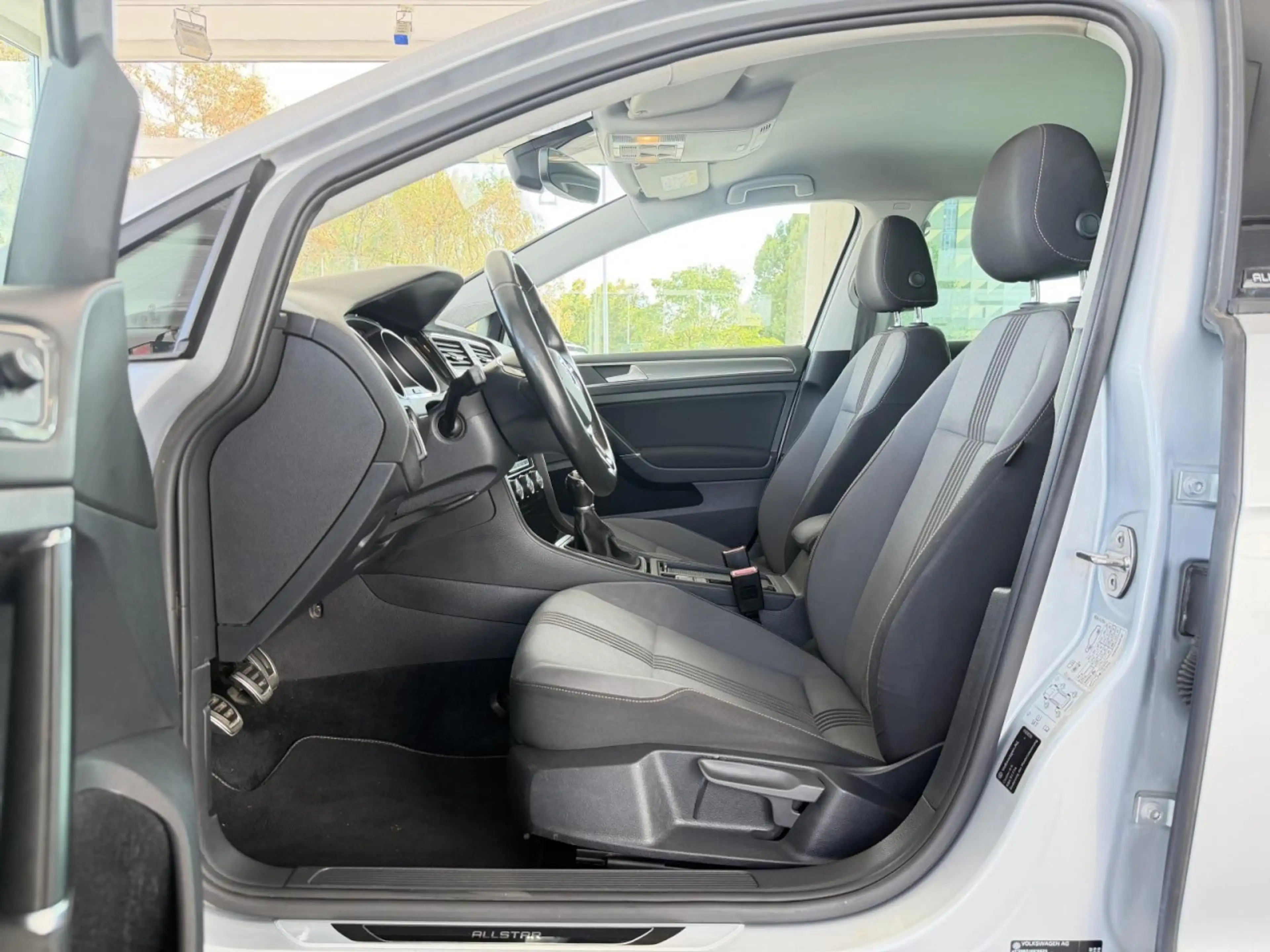 Volkswagen Golf VII Lim. Allstar 2.0 TDI NAVI SHZG PDC KLIMA — photo 8