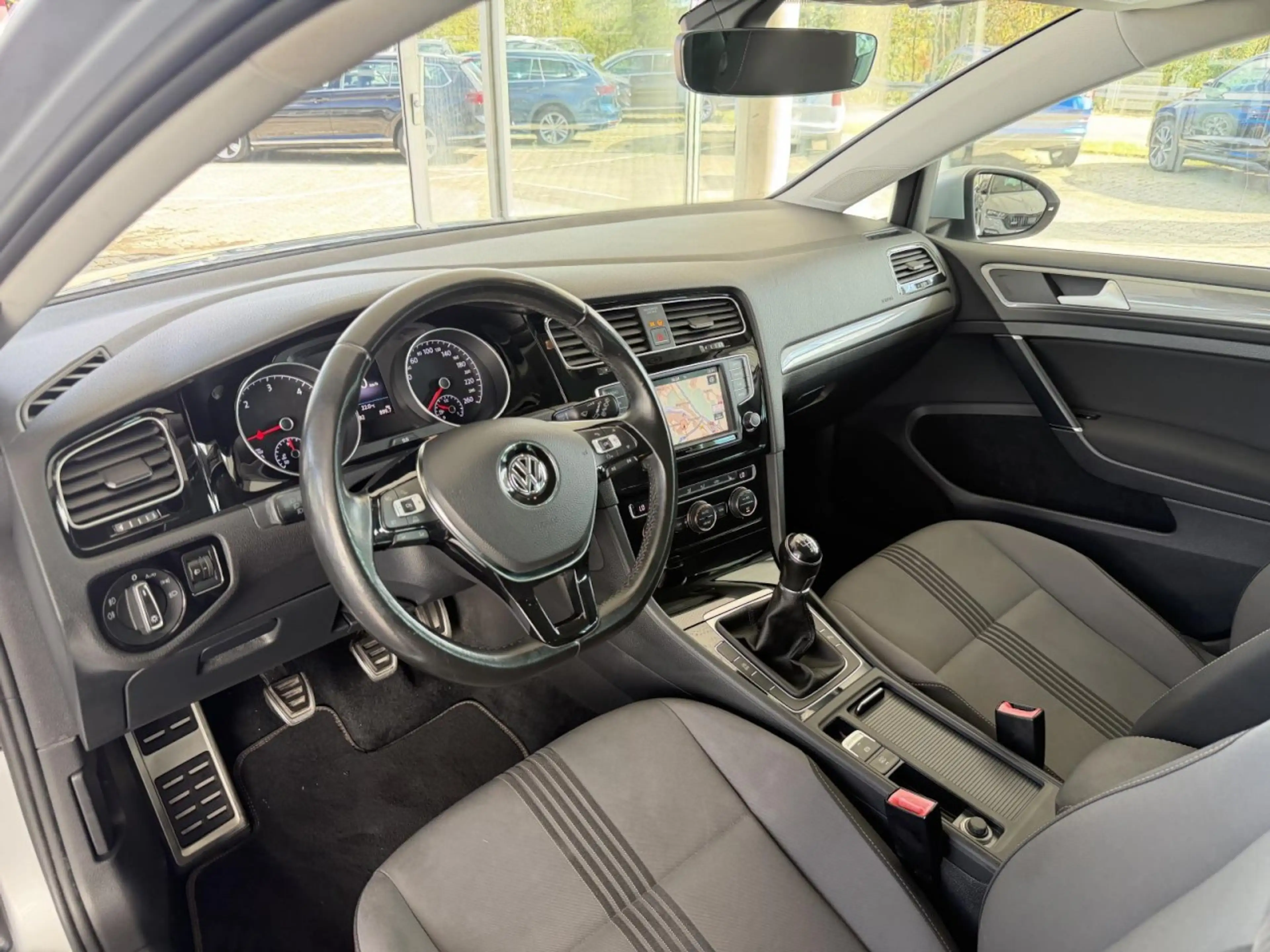 Volkswagen Golf VII Lim. Allstar 2.0 TDI NAVI SHZG PDC KLIMA — photo 9