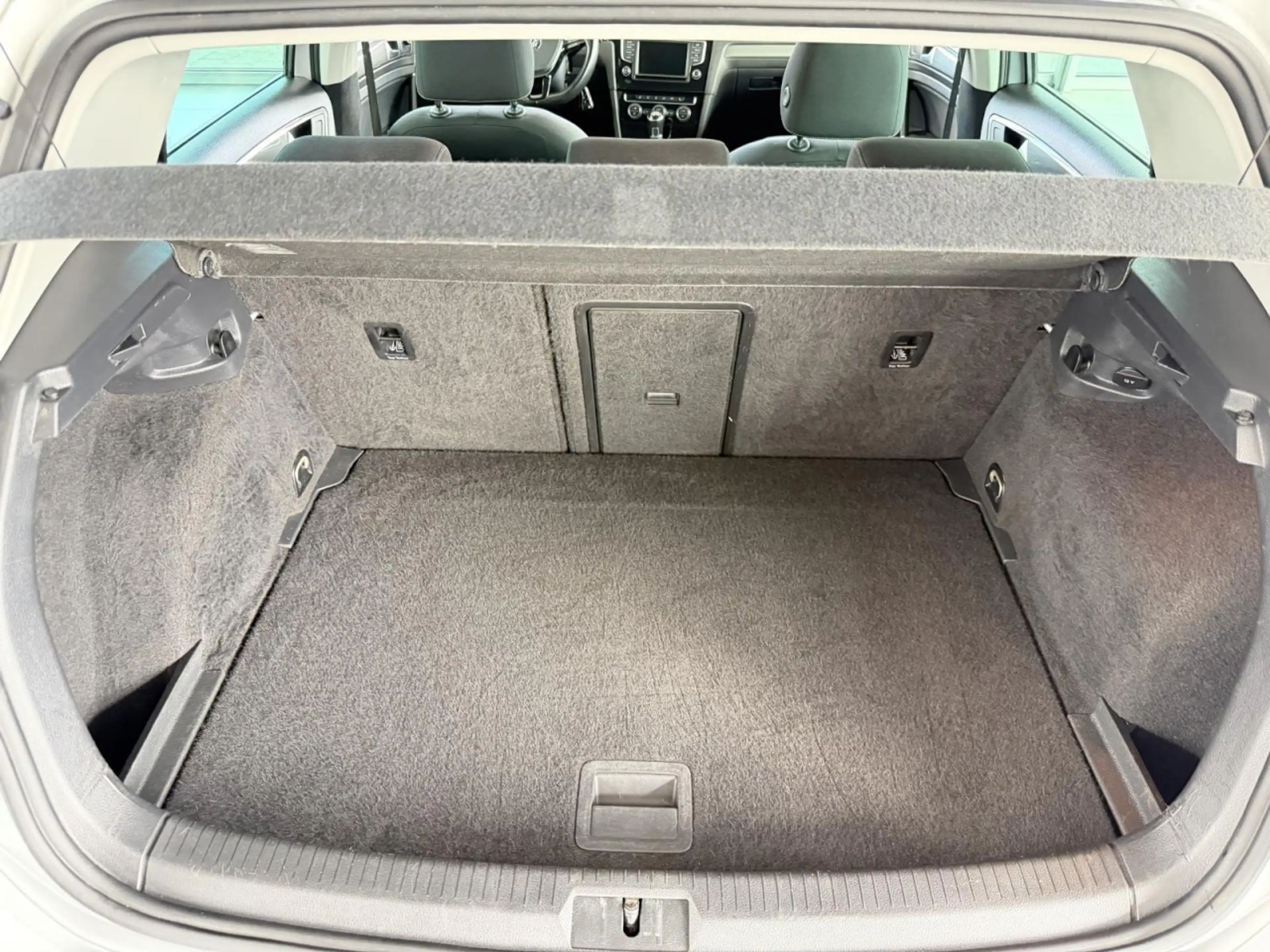 Volkswagen Golf VII Lim. Allstar 2.0 TDI NAVI SHZG PDC KLIMA — photo 5