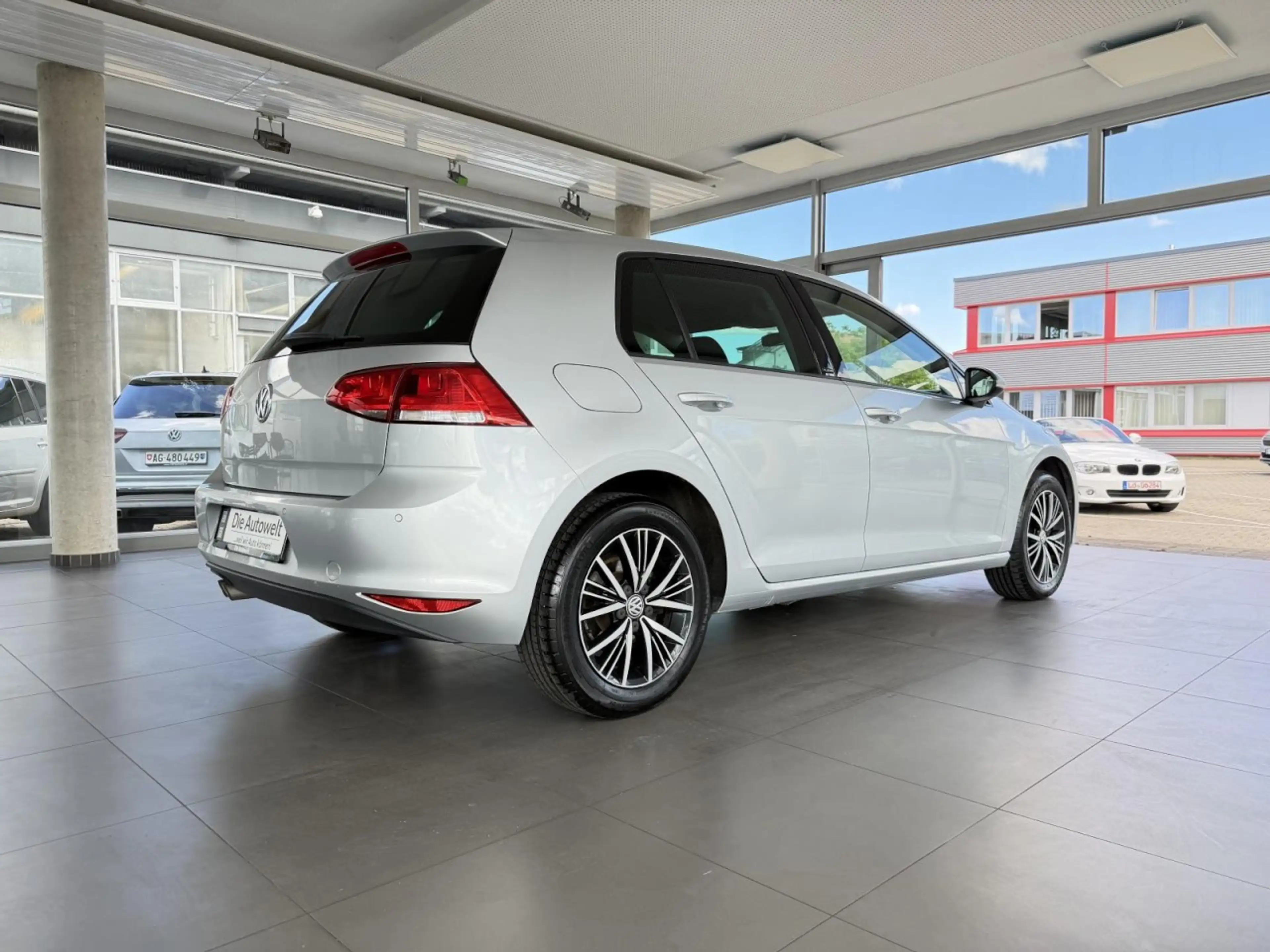 Volkswagen Golf VII Lim. Allstar 2.0 TDI NAVI SHZG PDC KLIMA — photo 6