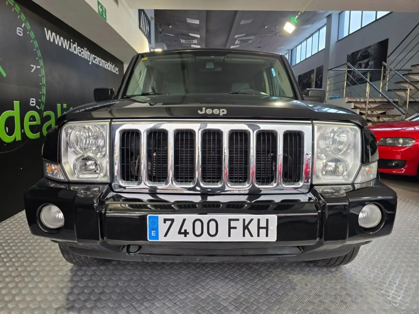 Jeep Commander 3.0CRD Sport Aut. Schwarz - 2