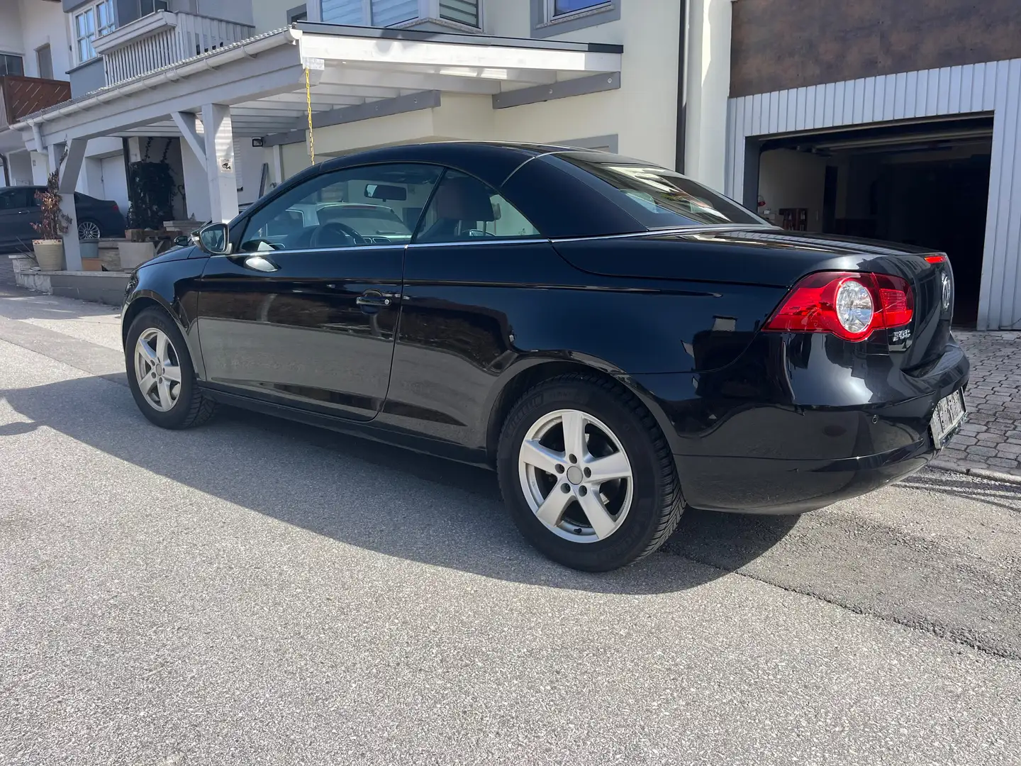 Volkswagen Eos Eos Individual 1,4 TSI Individual Schwarz - 1