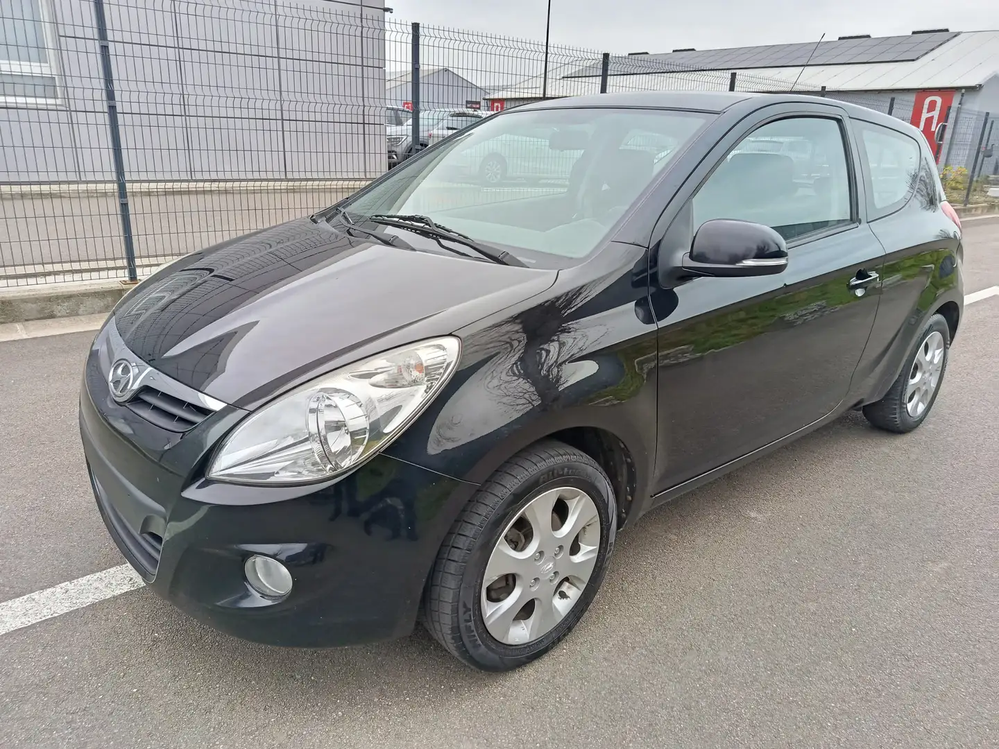 Hyundai i20 i20 1.2i Comfort MY2011 Zwart - 1