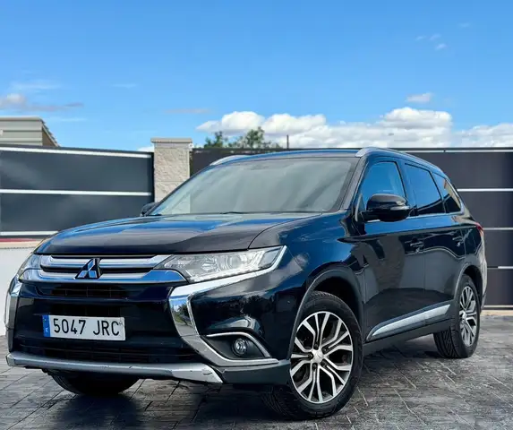 Mitsubishi Outlander 220DI-D Motion 2WD 5pl.