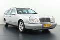 Mercedes-Benz E 220 E 220 CDI Avantgarde  Stationcar Youngtimer !! Gris - thumbnail 7