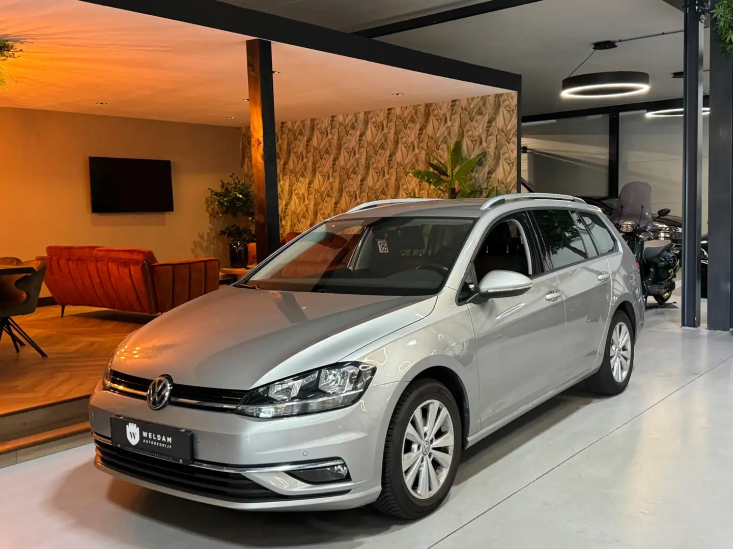 Volkswagen Golf Variant 1.6 TDI Comfortline Garantie Trekhaak CarPlay Mass Grijs - 2