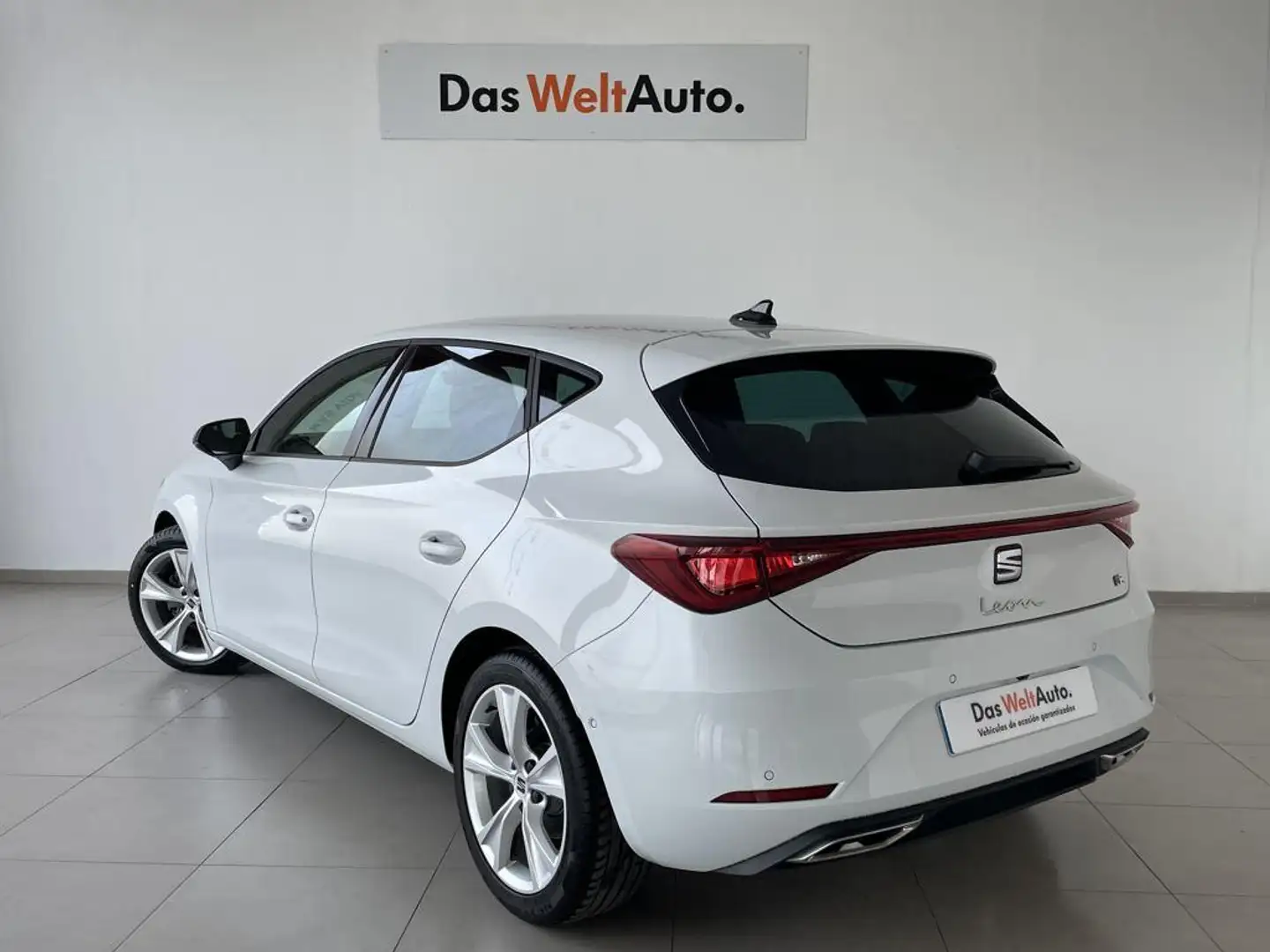 SEAT Leon 1.5 eTSI DSG-7 S&S FR Special Edition 150 Wit - 2
