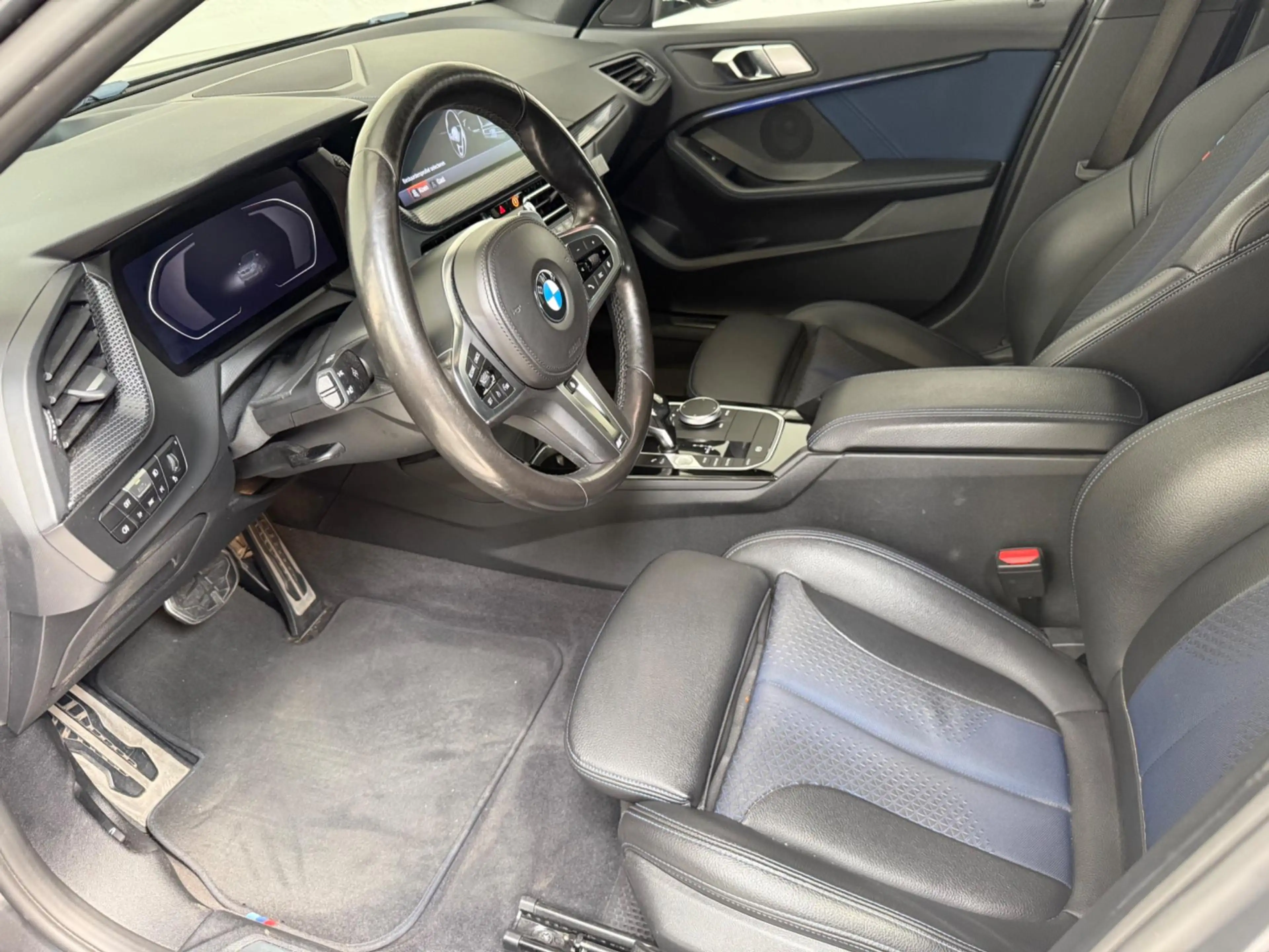 BMW 135 1-serie M135i xDrive High Executive — photo 13