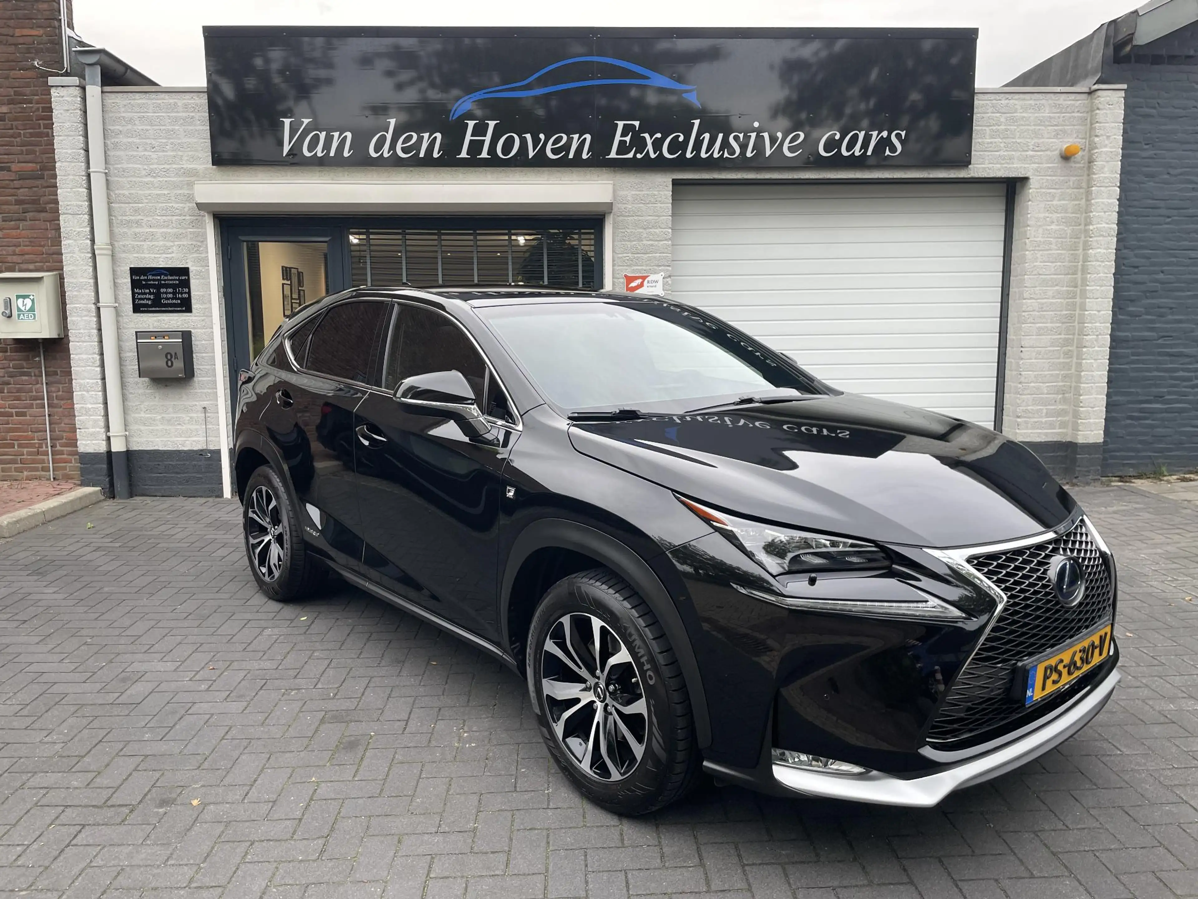 Lexus NX 300h AWD F-Sport Hybrid Dealer onderhouden — photo 3