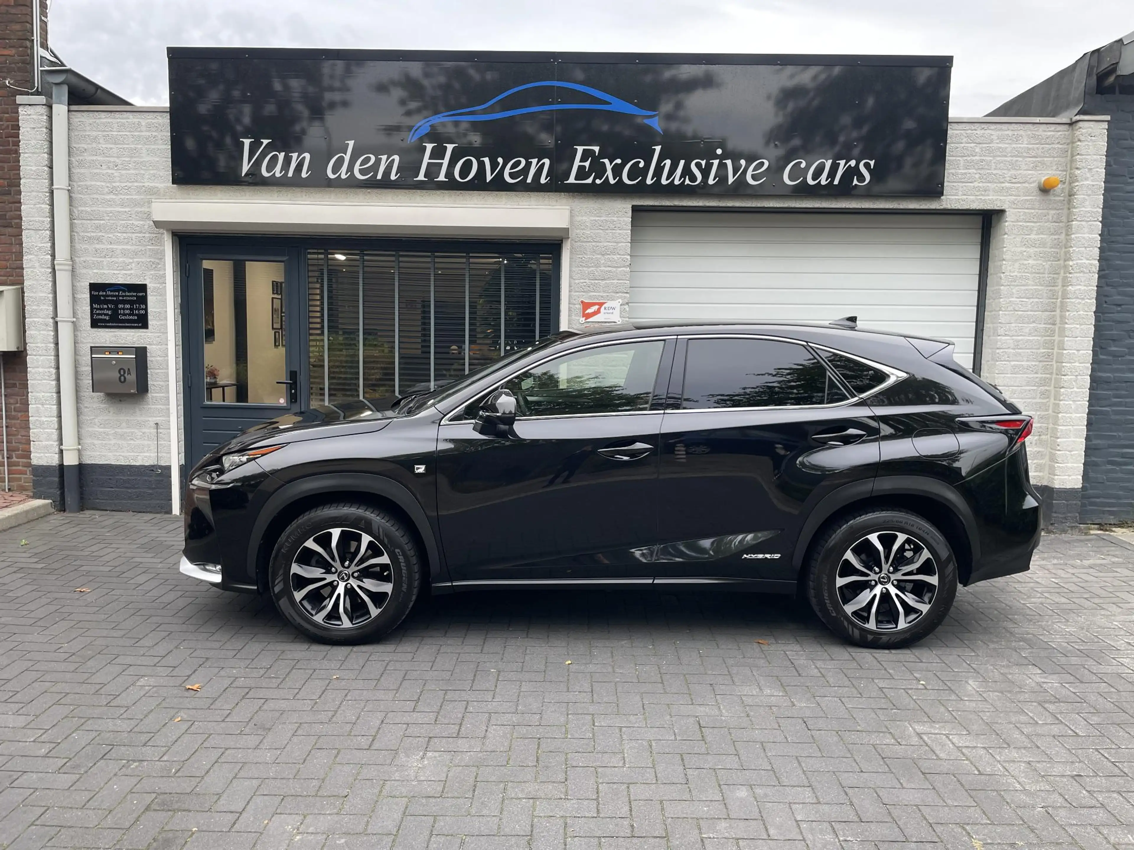 Lexus NX 300h AWD F-Sport Hybrid Dealer onderhouden — photo 5