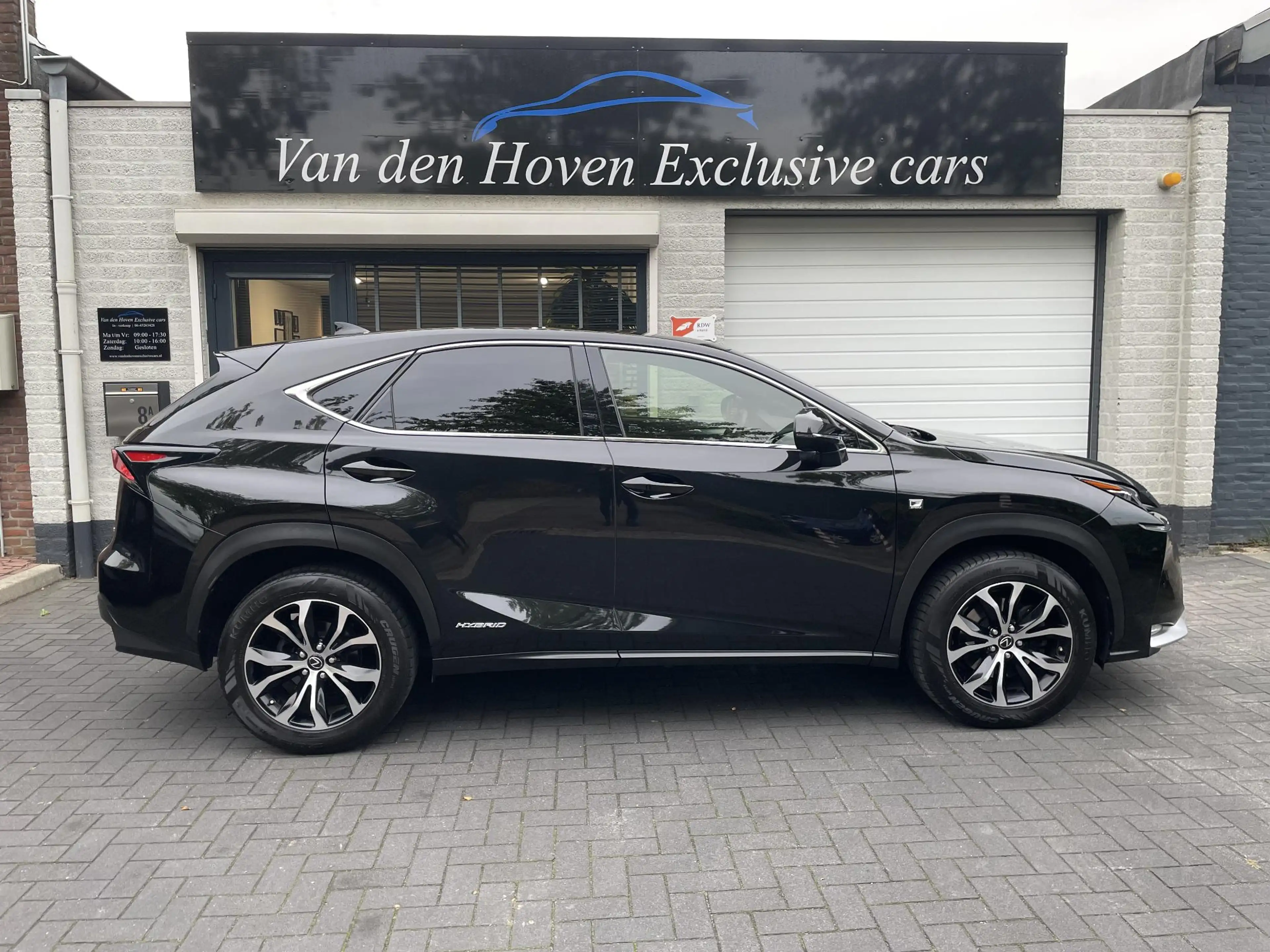 Lexus NX 300h AWD F-Sport Hybrid Dealer onderhouden — photo 4