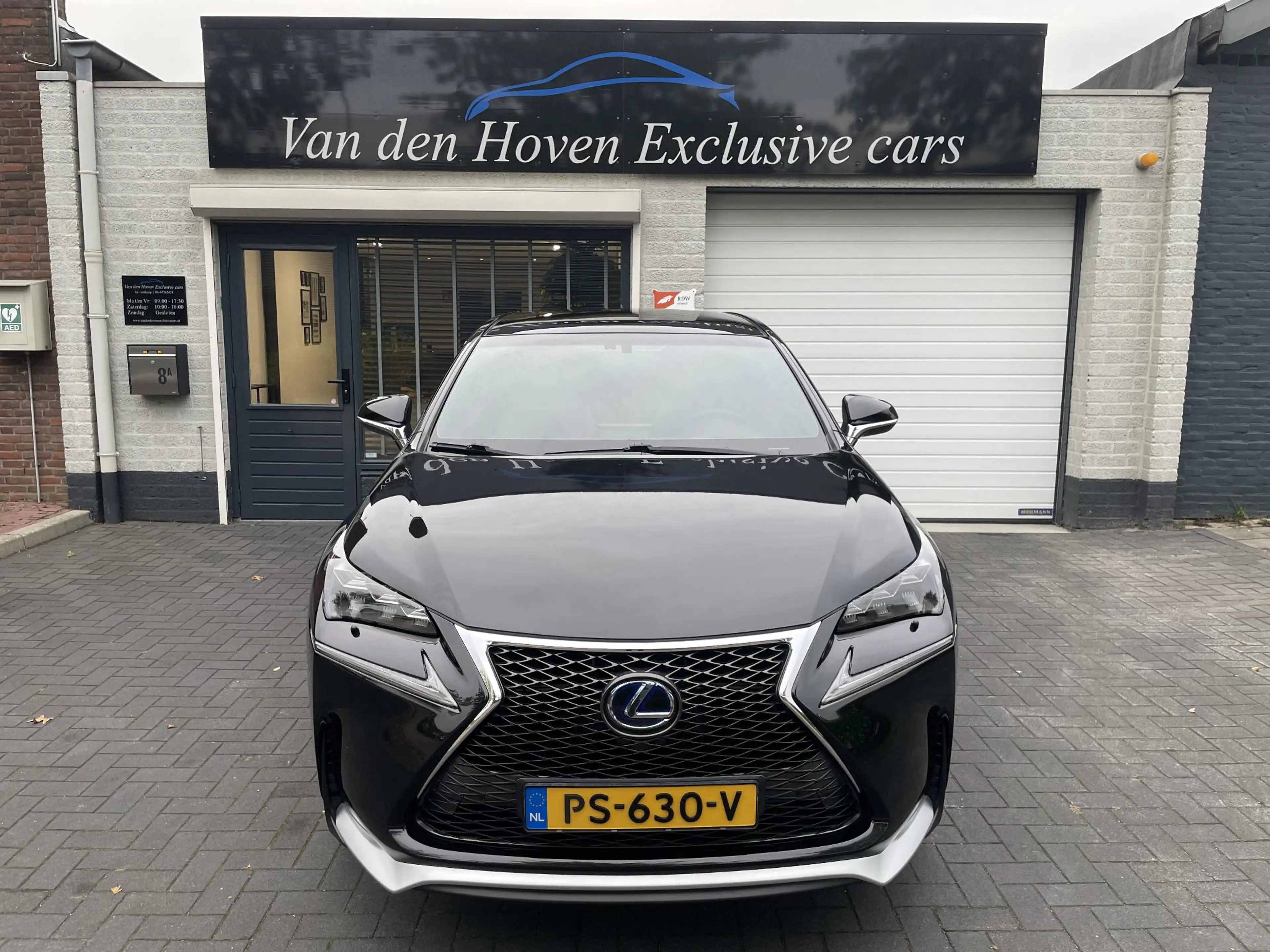 Lexus NX 300h AWD F-Sport Hybrid Dealer onderhouden — photo 2