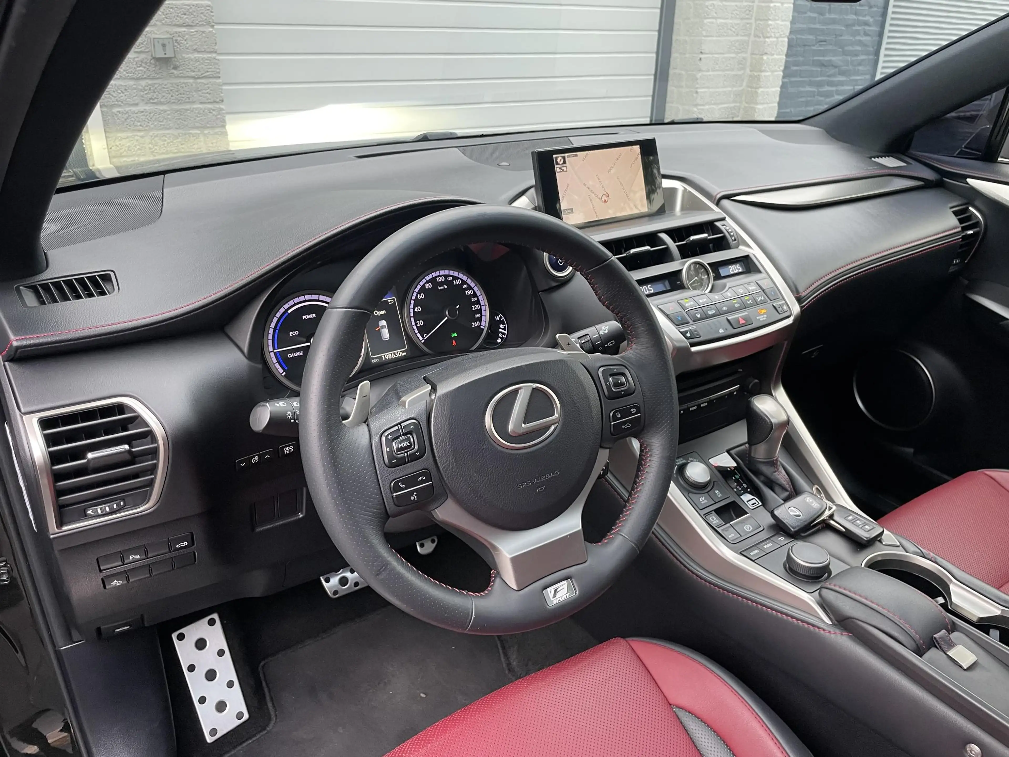Lexus NX 300h AWD F-Sport Hybrid Dealer onderhouden — photo 13