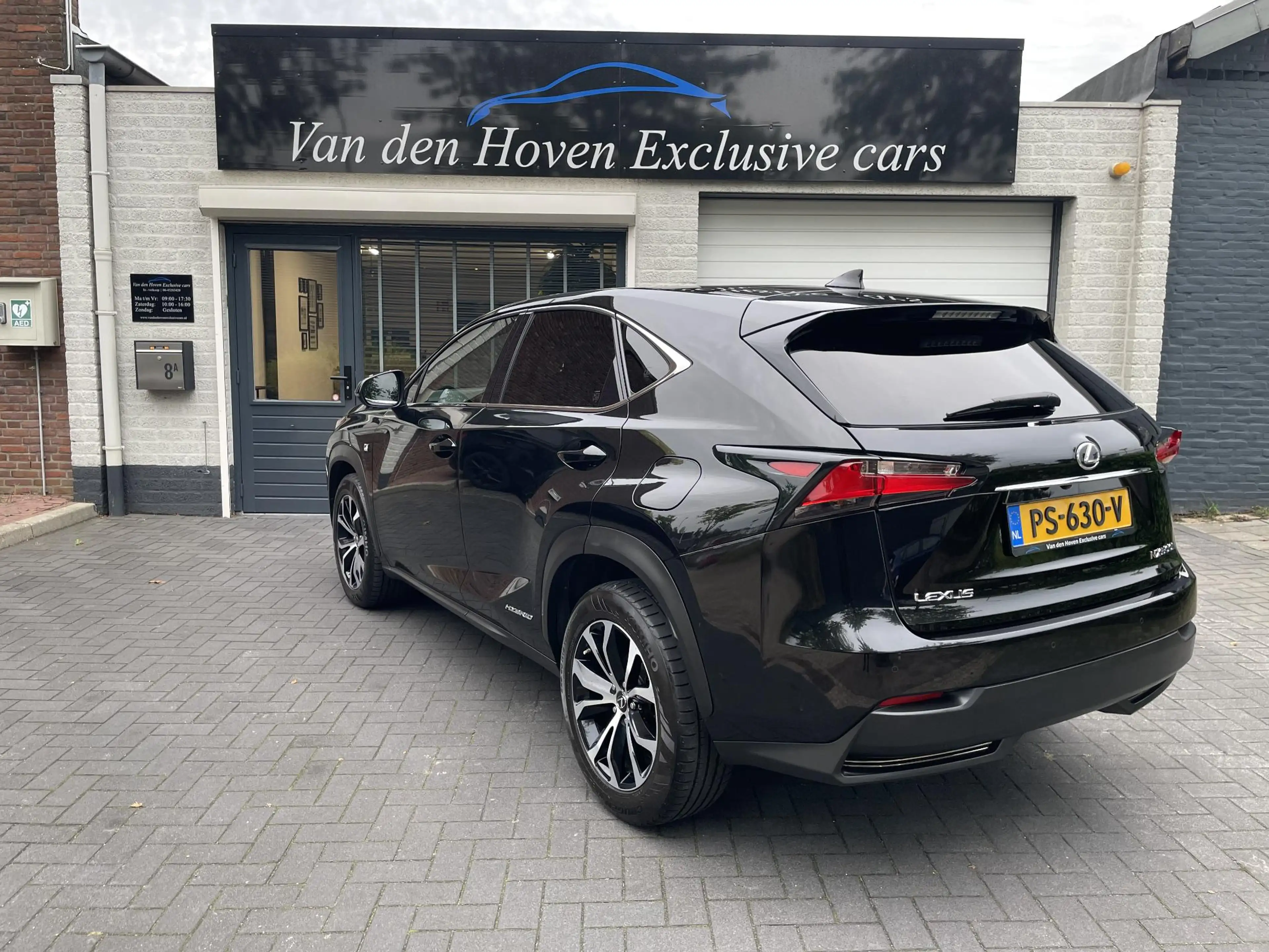Lexus NX 300h AWD F-Sport Hybrid Dealer onderhouden — photo 8
