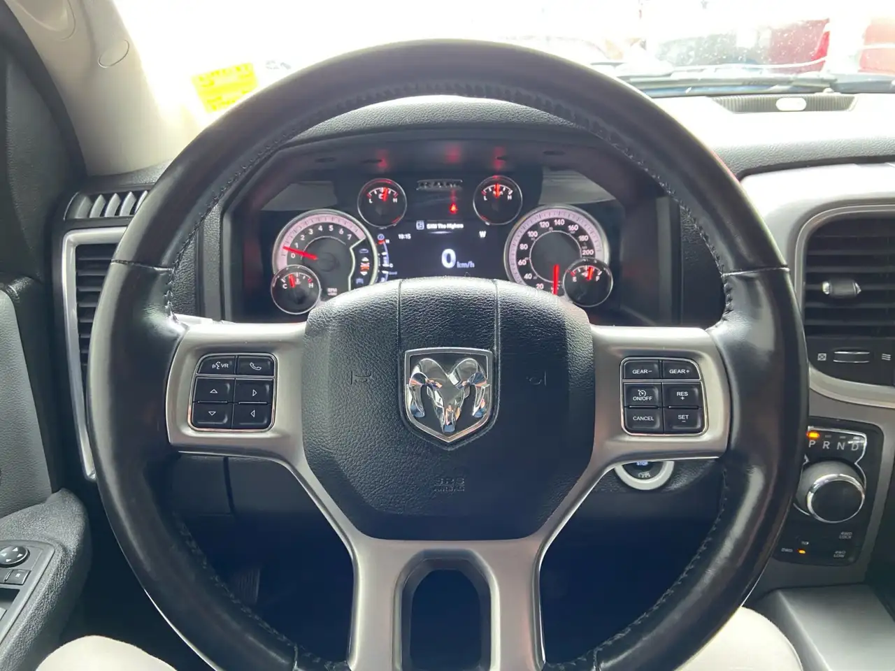 RAM 1500 снимка RAM 1500