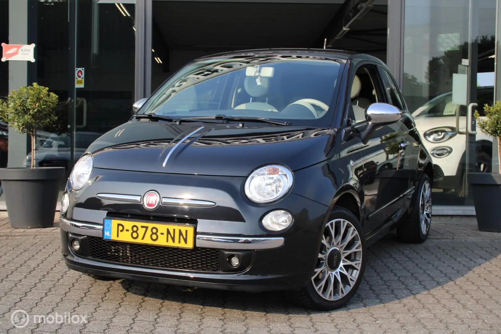 Fiat 500 1.2 Lounge/Pano/Lm/Half leder/tel/ Zwart - 2