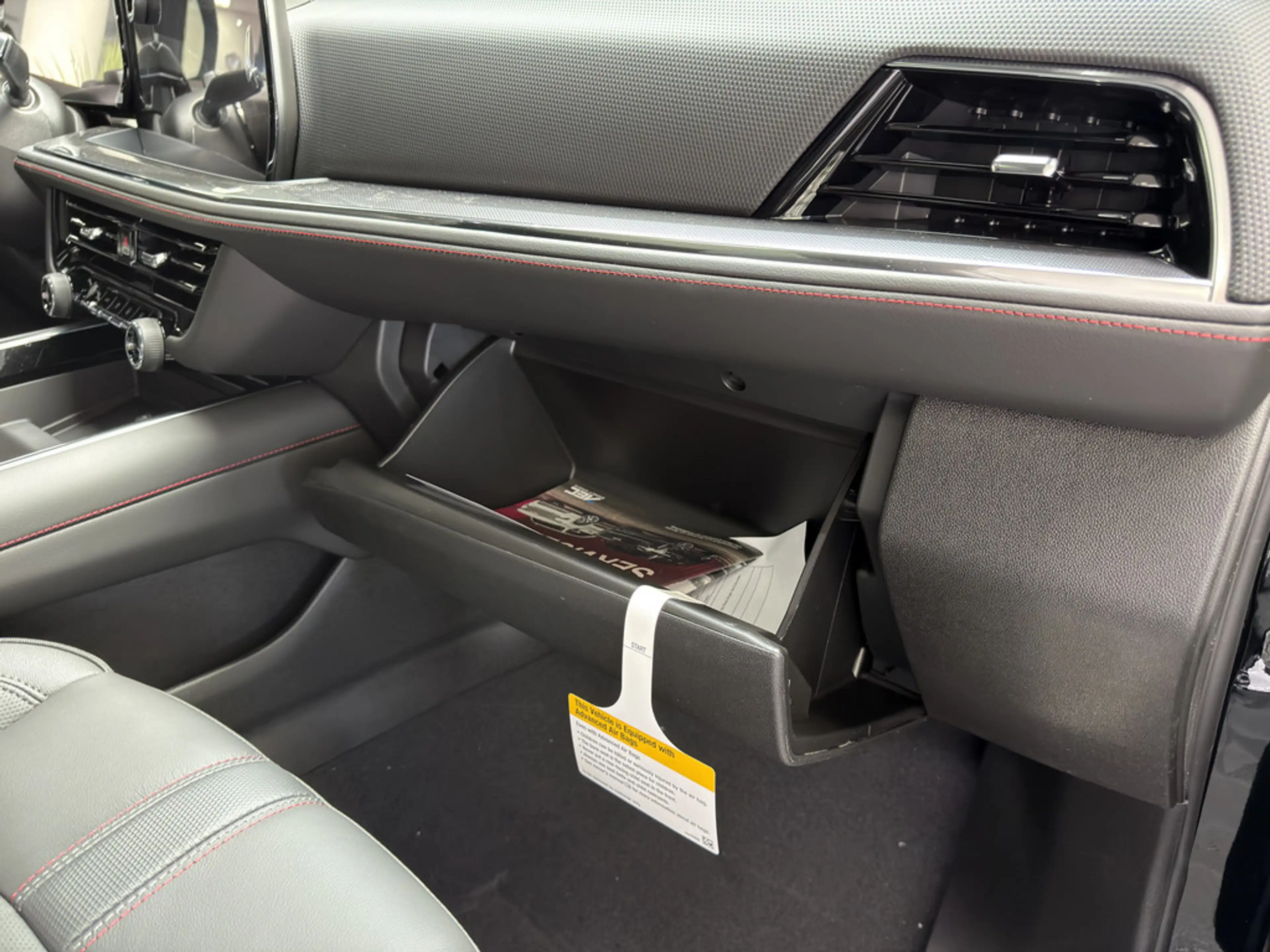 Chevrolet Tahoe 4WD RST MY26 BLACK VOLL 24" Fonds Monitore — photo 28
