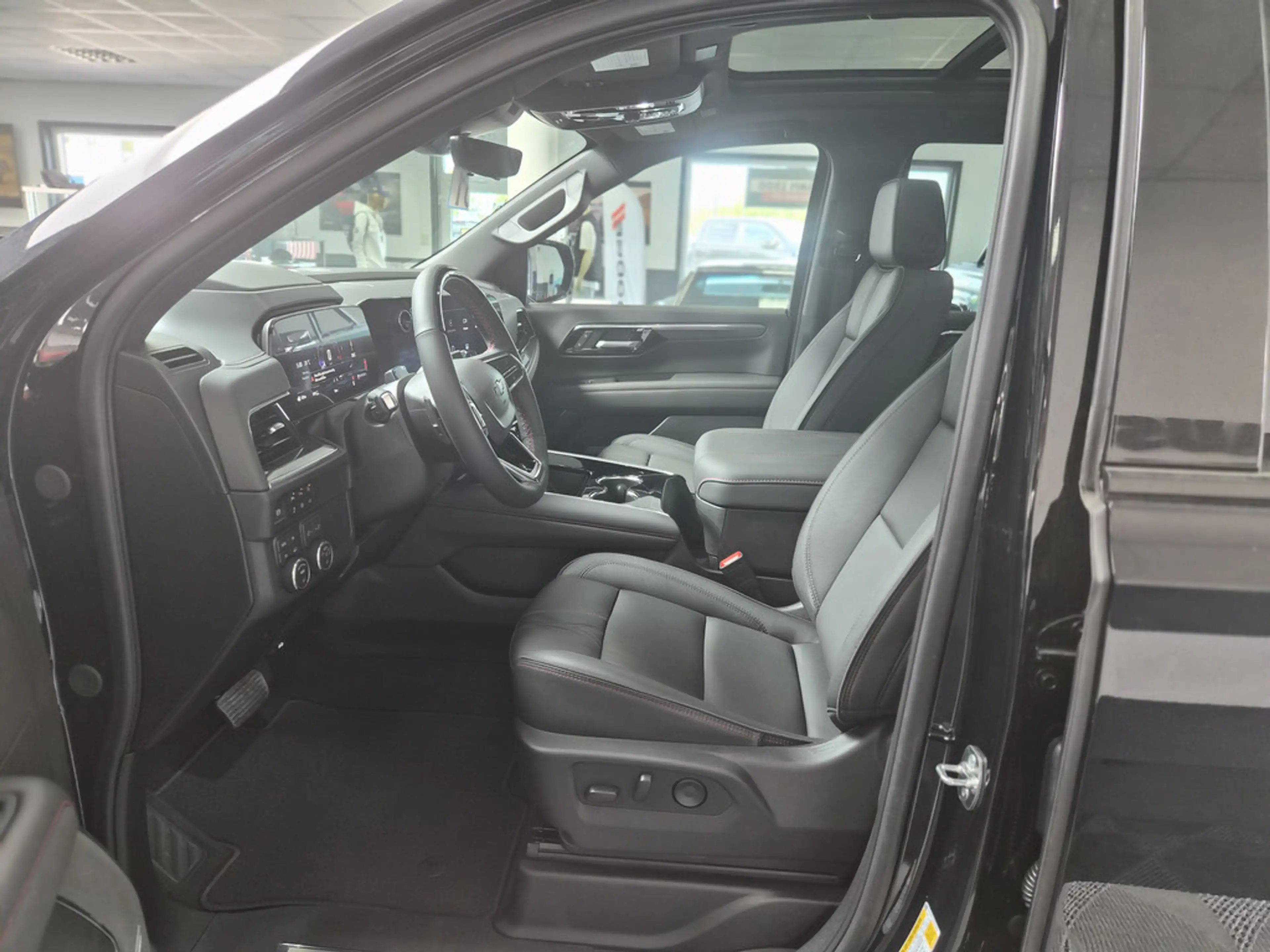 Chevrolet Tahoe 4WD RST MY26 BLACK VOLL 24" Fonds Monitore — photo 47