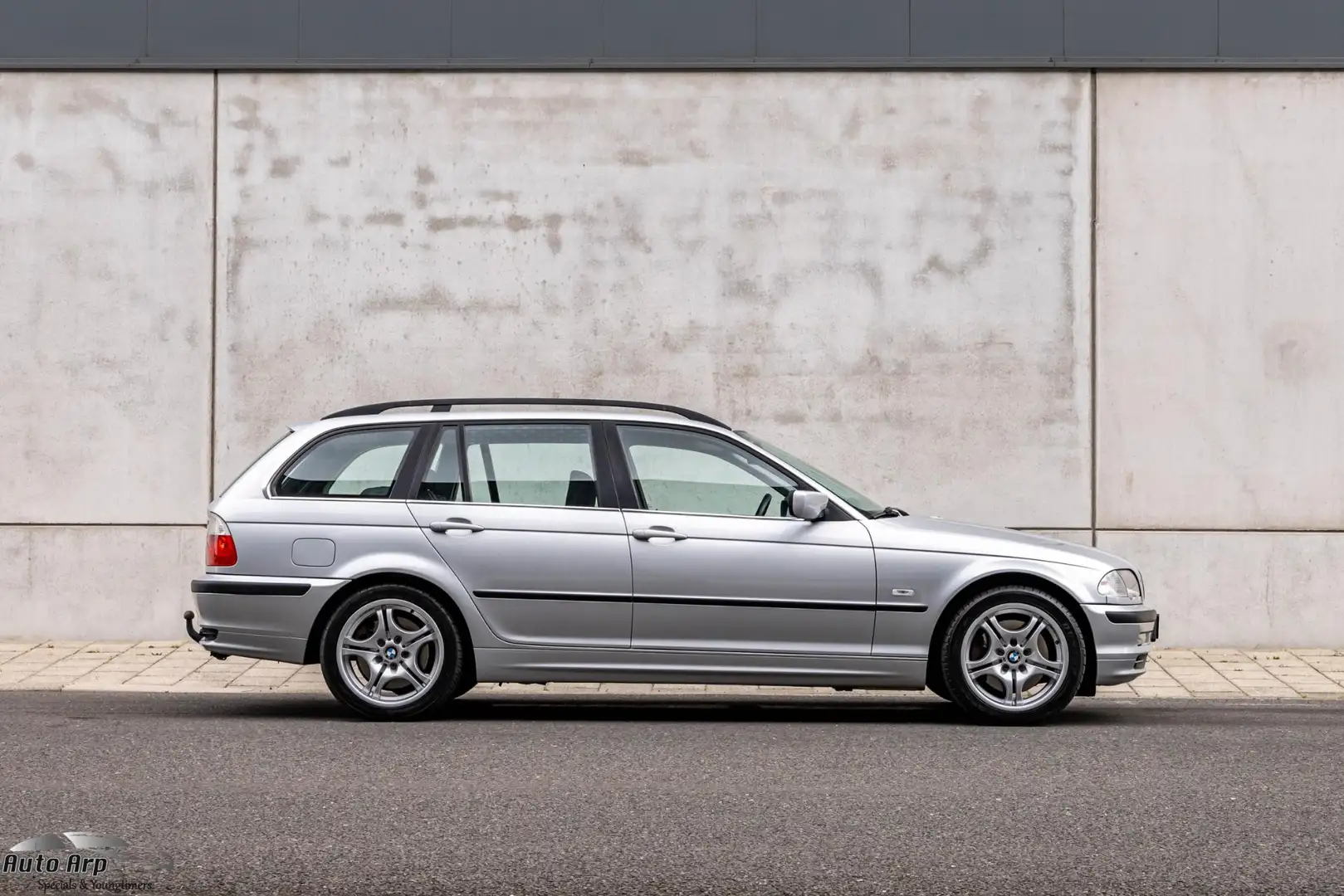BMW 330 3-serie Touring 330i Grijs - 2