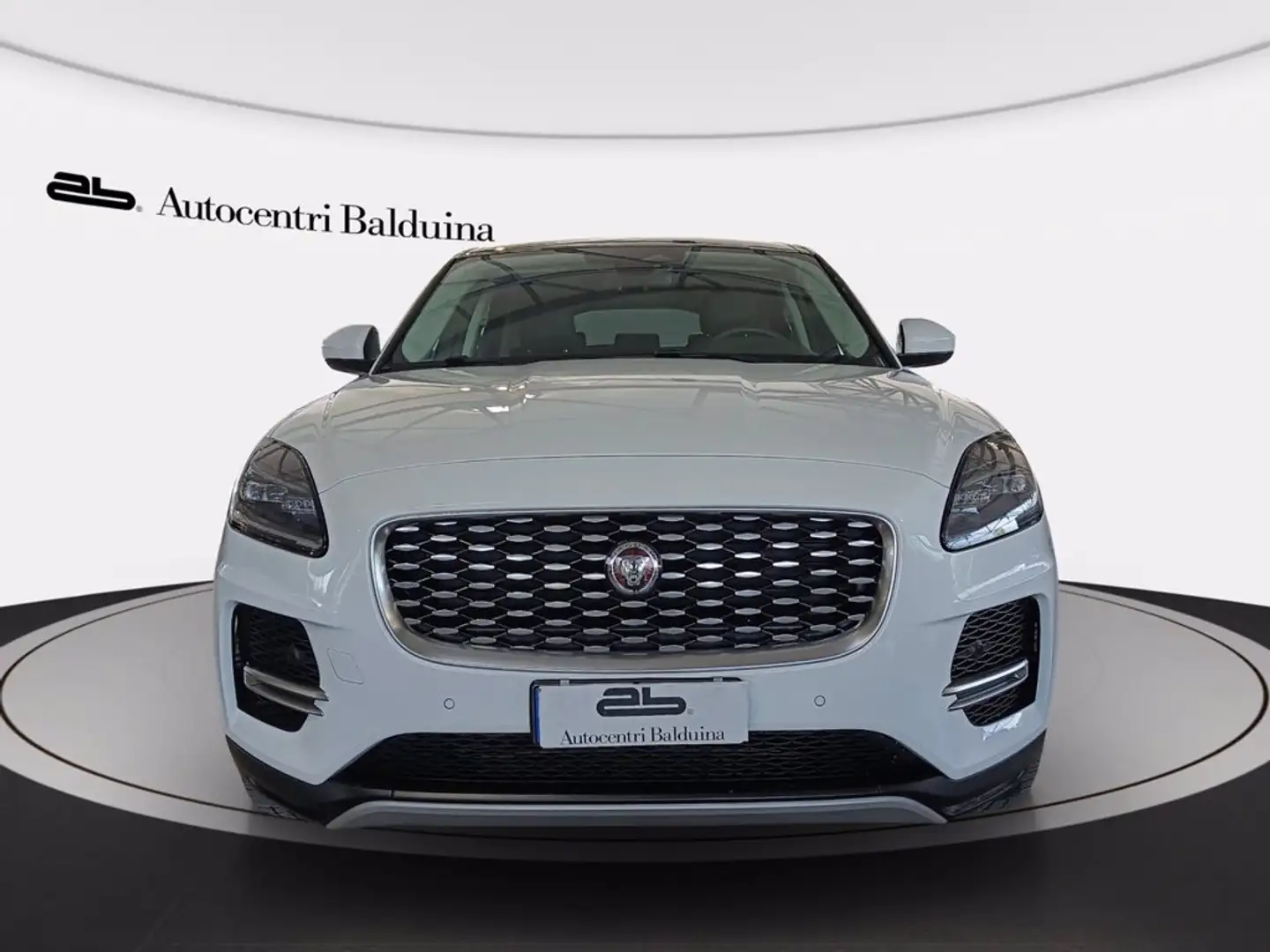 Jaguar E-Pace 2.0d i4 mhev r-dynamic se awd 163cv auto Bílá - 2