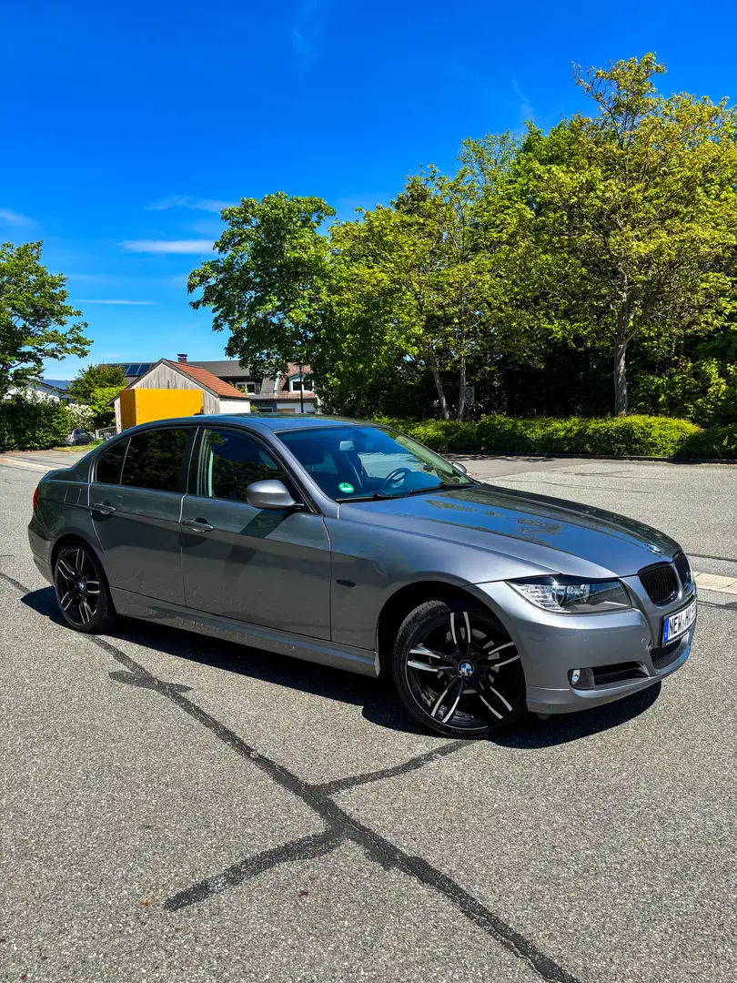 BMW 318 BMW E90 318i Limousine Baujahr 2009 Gri - 2