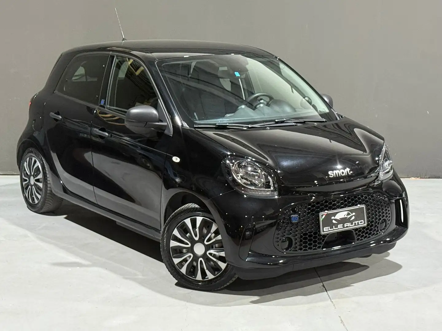smart forFour Forfour eq Passion 22kW Černá - 1