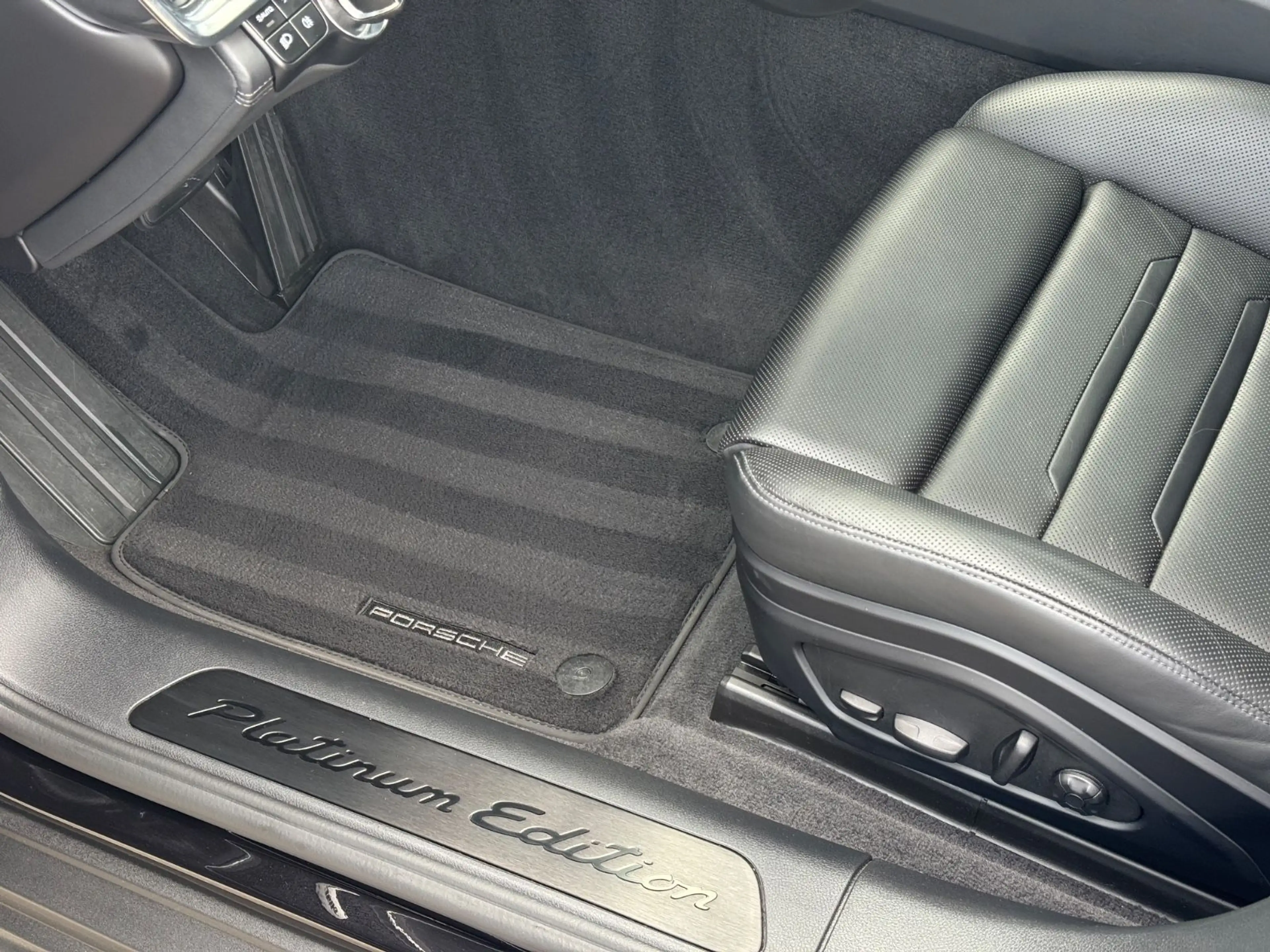 Porsche Panamera 4 Platinum Edition*MATRIX*PANO*SOFTCLOS — photo 8