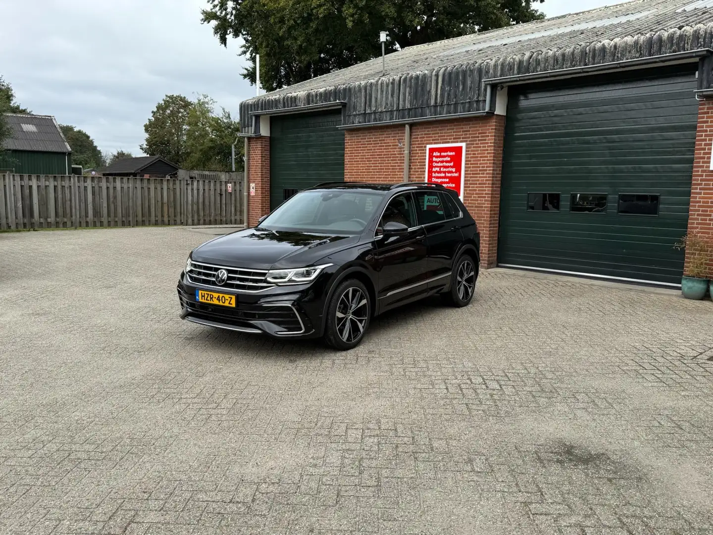 Volkswagen Tiguan 1.4 TSI eHybrid R-Line Business+ Zwart - 2