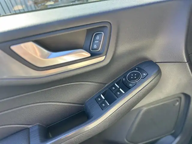 Ford Kuga view 18