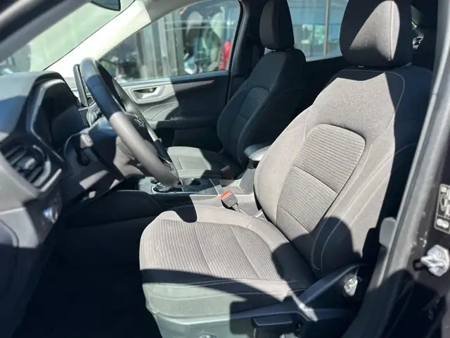Ford Kuga view 3