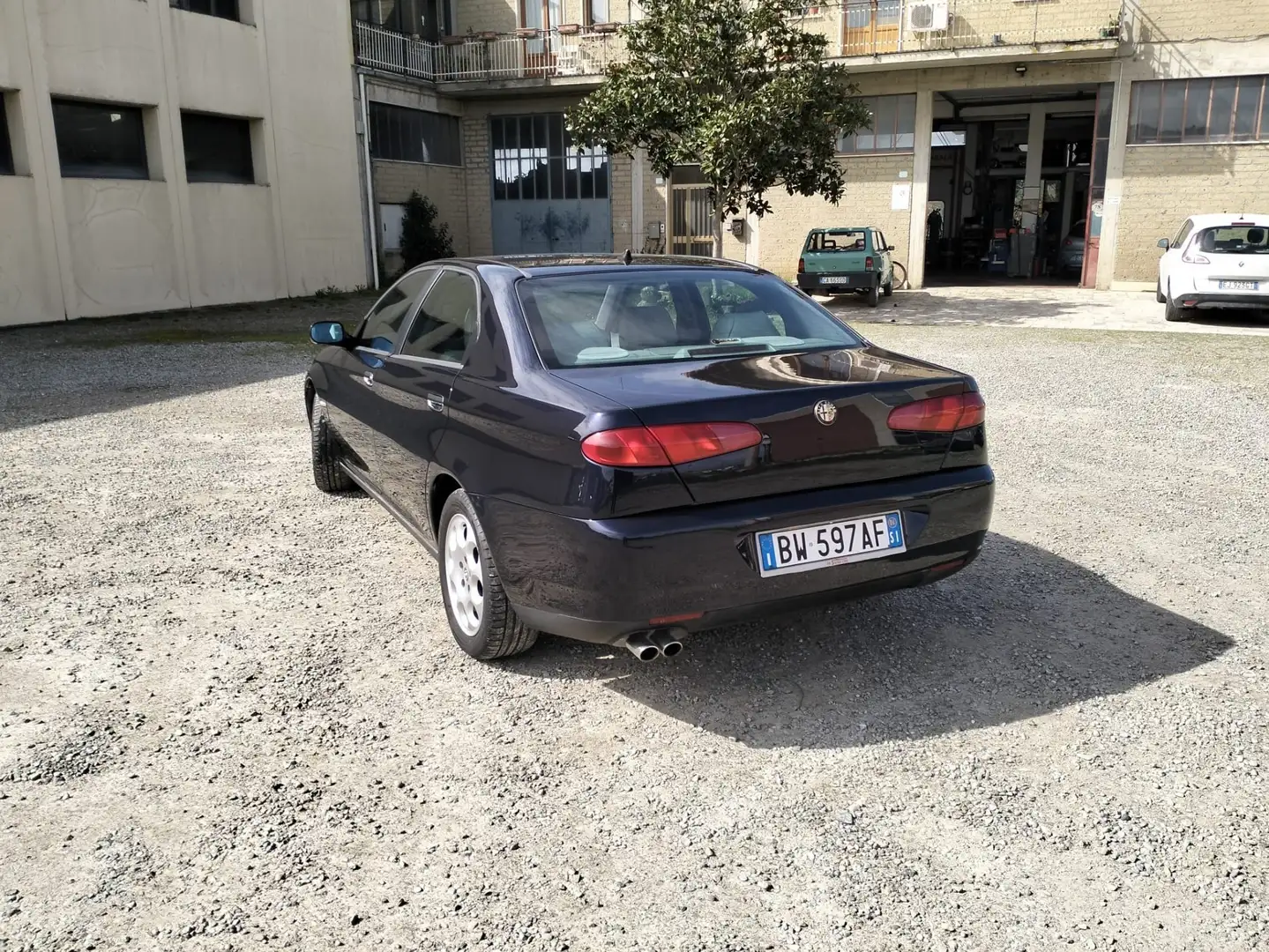 Alfa Romeo 166 2.5 V6 24v Distinctive 188cv Schwarz - 2