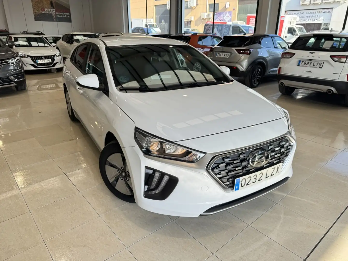 Hyundai IONIQ HEV 1.6 GDI Klass Blanc - 2