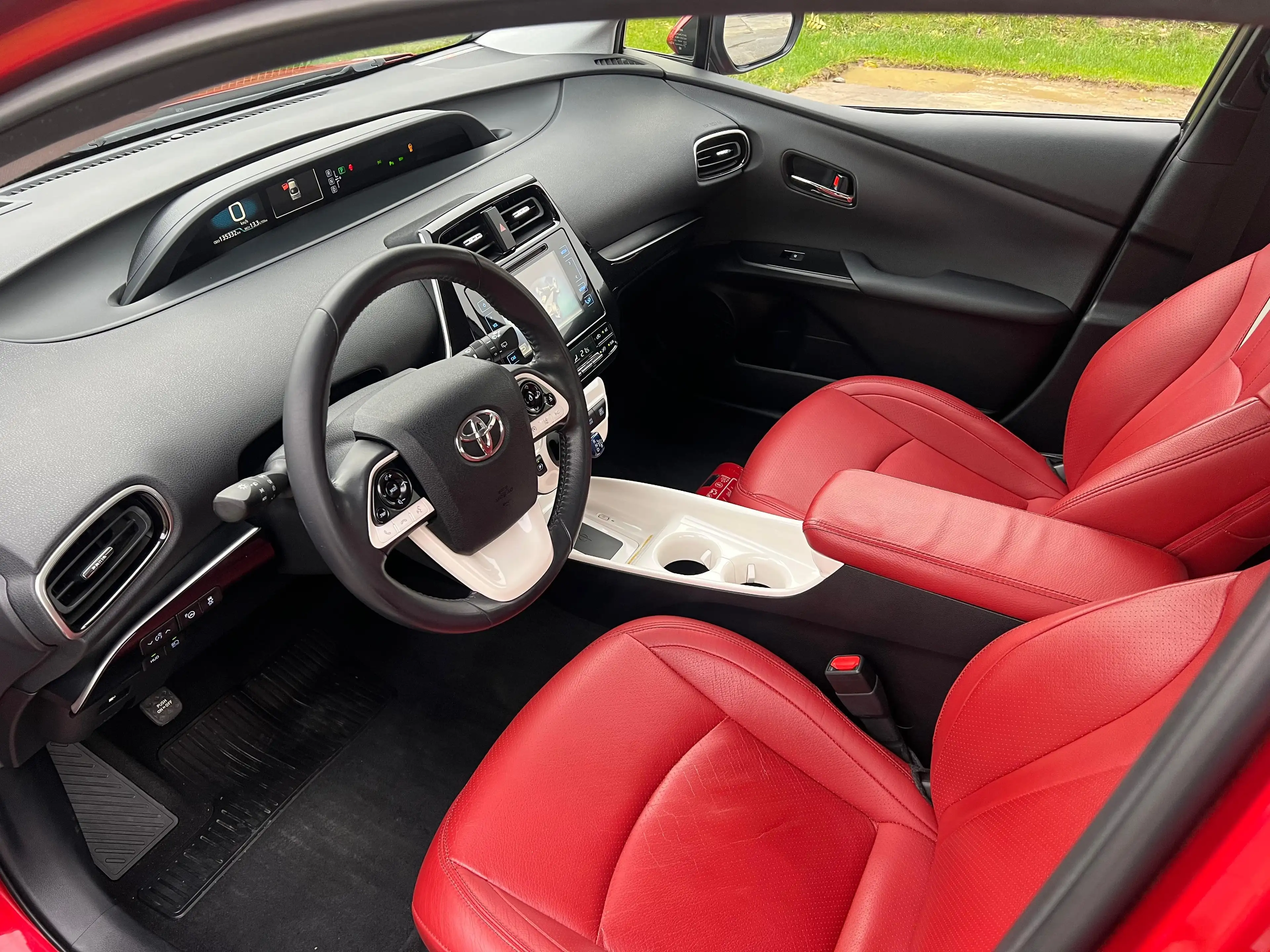 Toyota Prius Prius 1.8i Hybrid ***Red Edition*** — photo 13