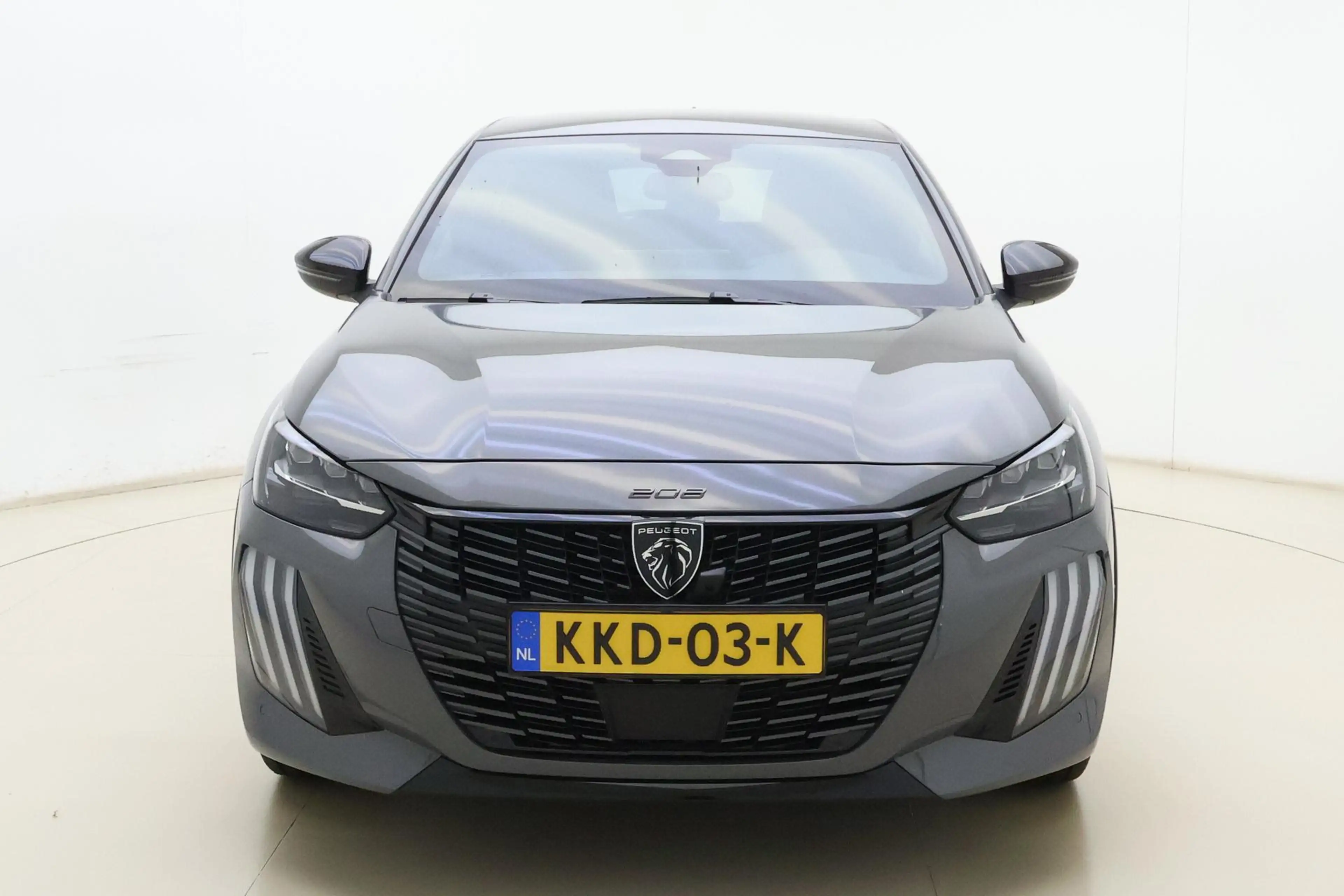 Peugeot e-208 EV GT Avantage 51 kWh Alcantara® Executive Interio — photo 6