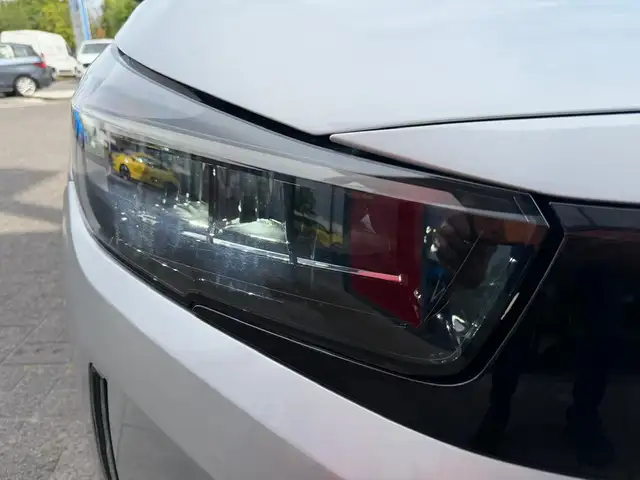 Opel Corsa view 9