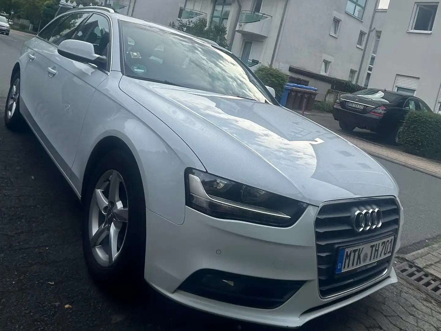 Audi A4 A4 Avant 2.0 TDI multitronic Bílá - 1
