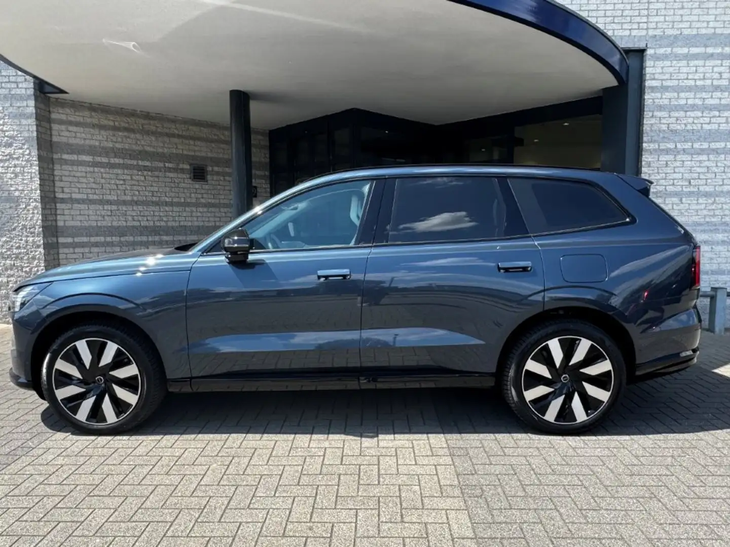 Volvo EX90 Recharge Twin electric 408pk AWD 111KwH Ultra | Bo Albastru - 2