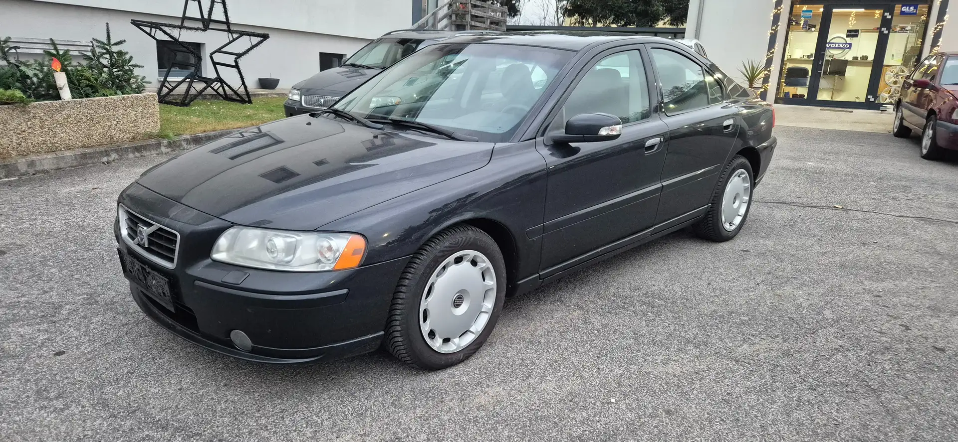 Volvo S60 2.4 D Edition (120kW) Schwarz - 1