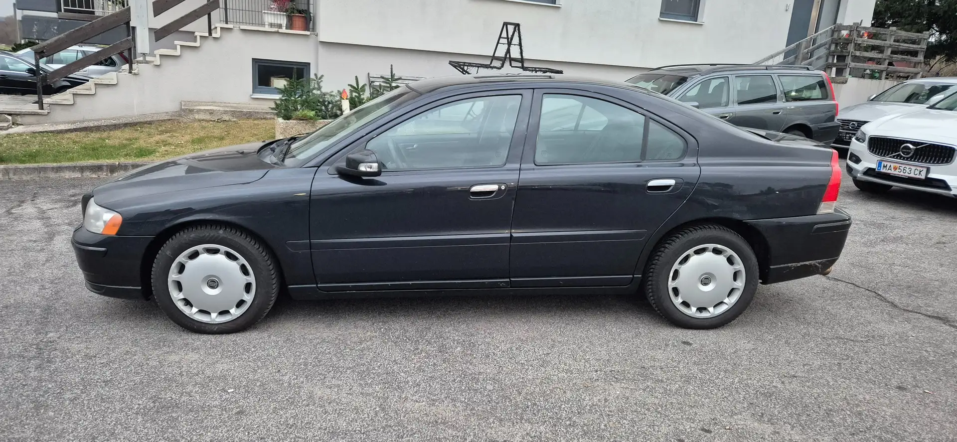 Volvo S60 2.4 D Edition (120kW) Schwarz - 2