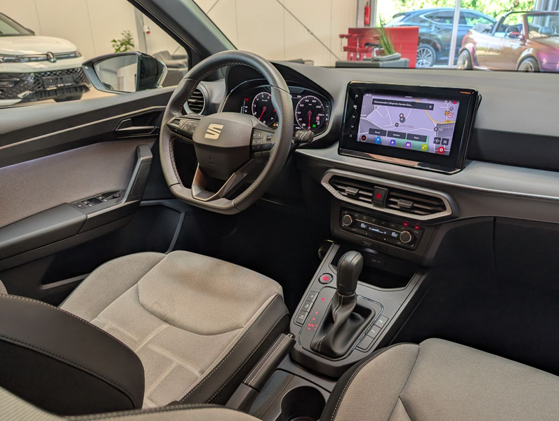 SEAT Arona 1.5 TSI FR-LINE Black AHK*ACC*KAMERA*LED — photo 11