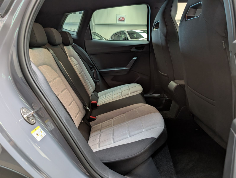 SEAT Arona 1.5 TSI FR-LINE Black AHK*ACC*KAMERA*LED — photo 15