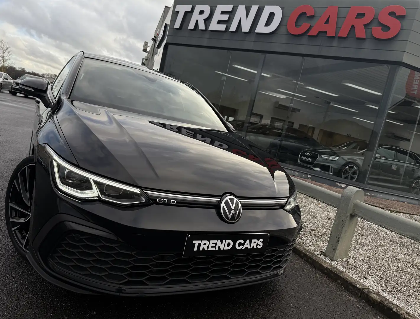 Volkswagen Golf GTD 2.0 TDi DSG TOIT PANO LED AMBI CARPLAY CAM CUIR Zwart - 1